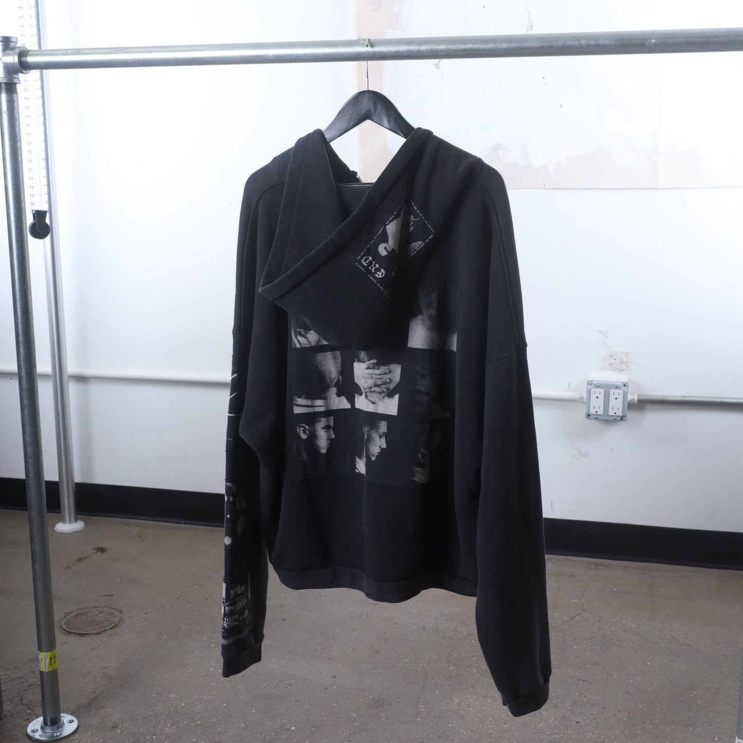 ENFANTS RICHES DEPRIMES ASPHYXIATION ASSEMBLAGE HOODIE XL