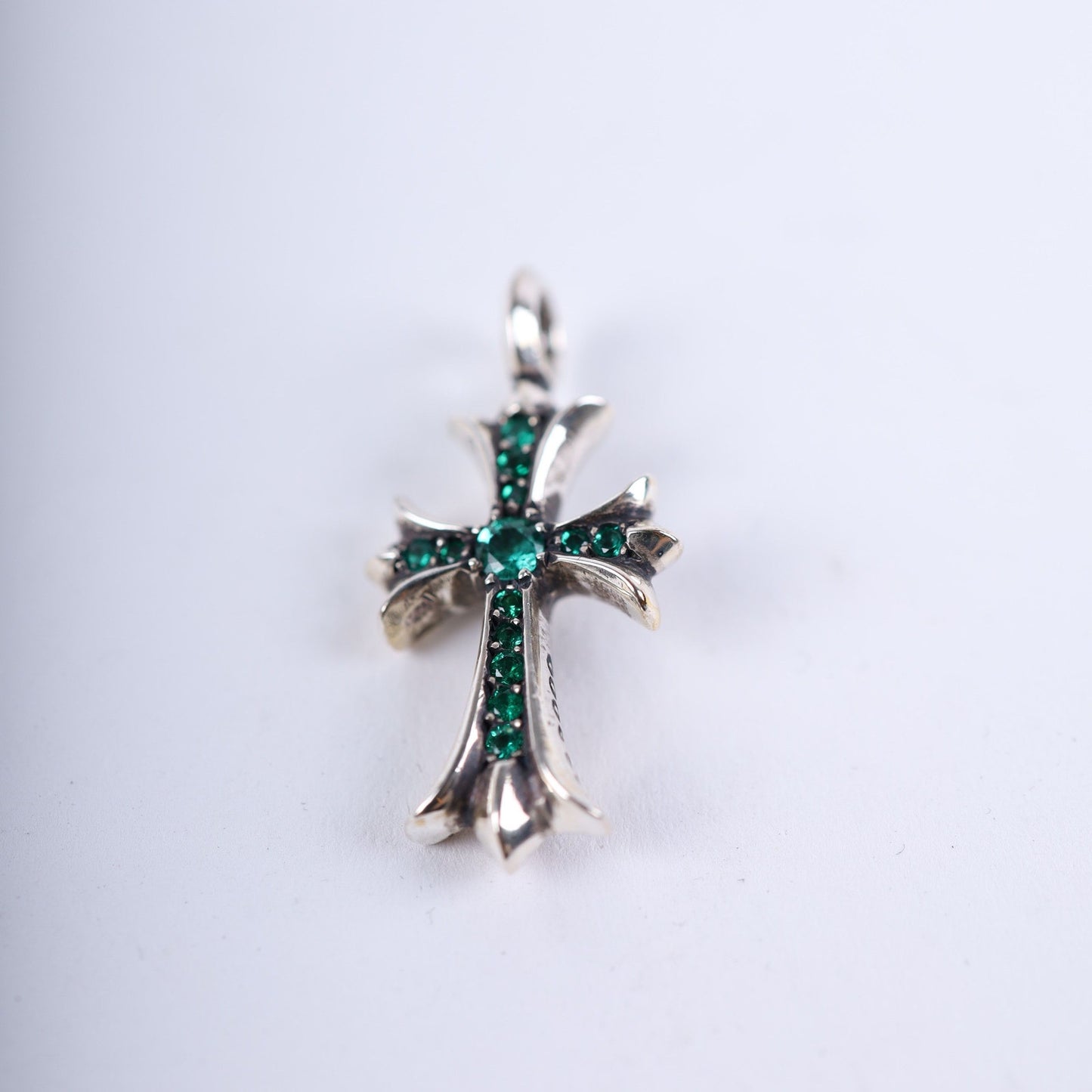 CHROME HEARTS EMERALD TINY CROSS CHARM SILVER