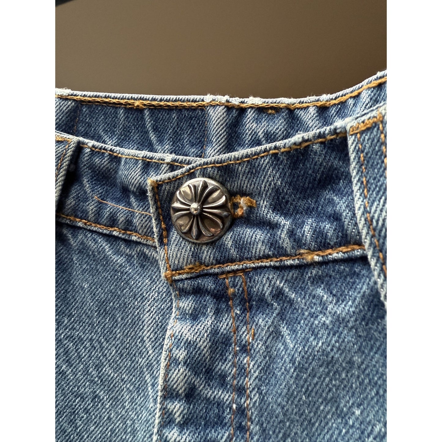 CHROME HEARTS LIGHT WASH LEVI'S CROSS PATCH DENIM SIZE 34 HEMMED