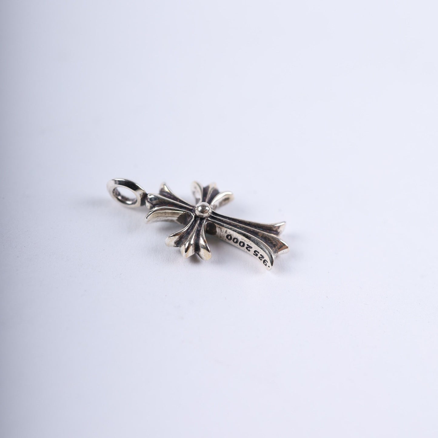CHROME HEARTS EMERALD TINY CROSS CHARM SILVER