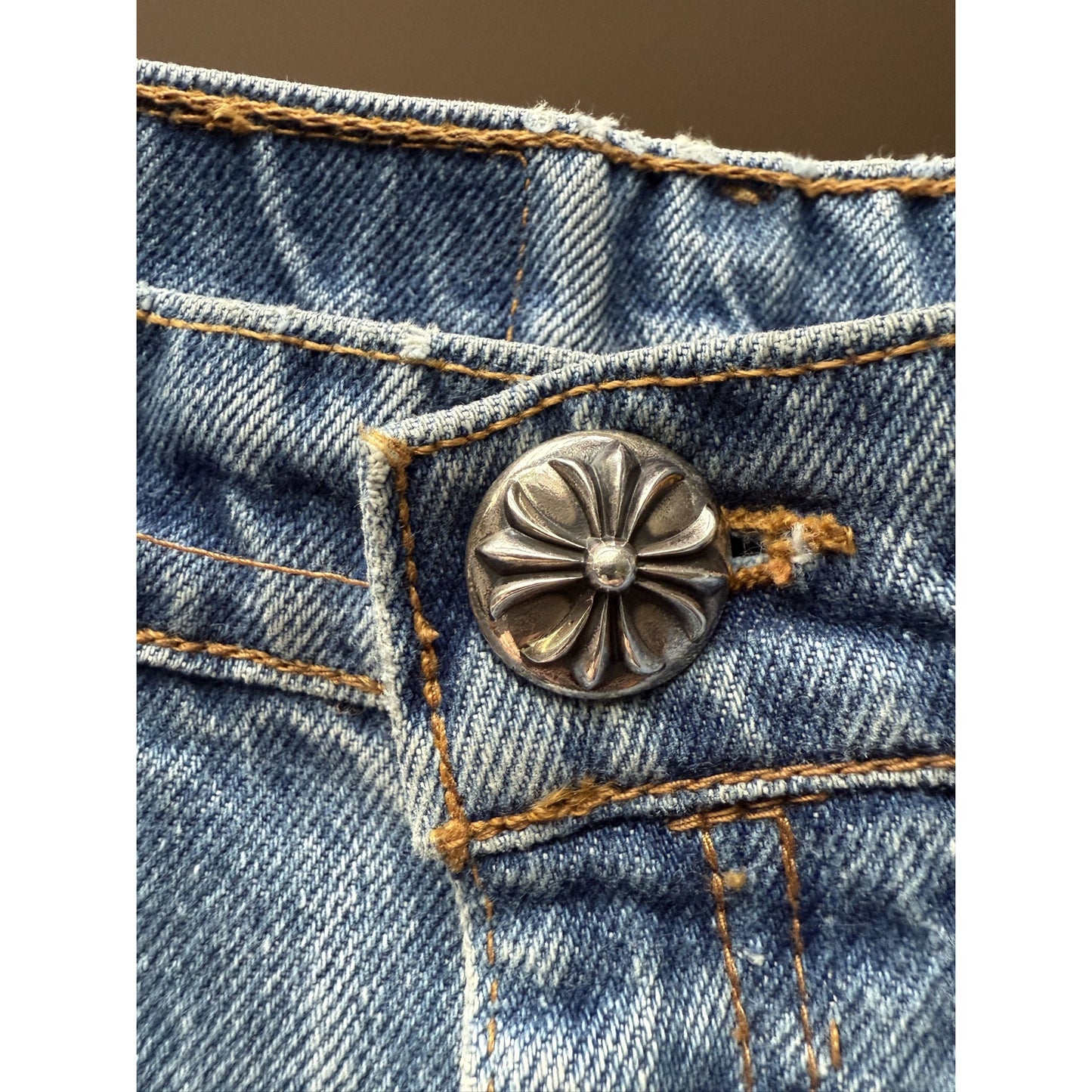 CHROME HEARTS LIGHT WASH LEVI'S CROSS PATCH DENIM SIZE 34 HEMMED