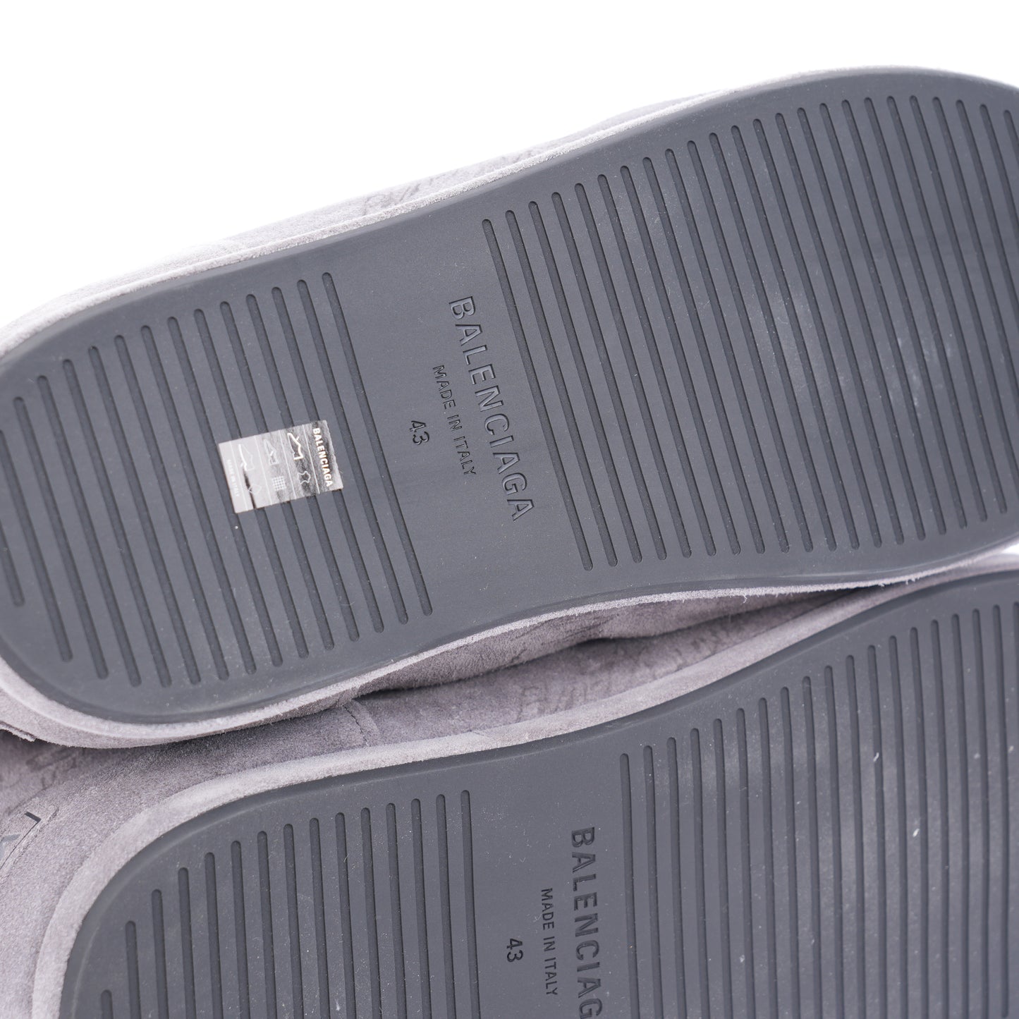 BALENCIAGA ALASKA GRAFFITI UGGS