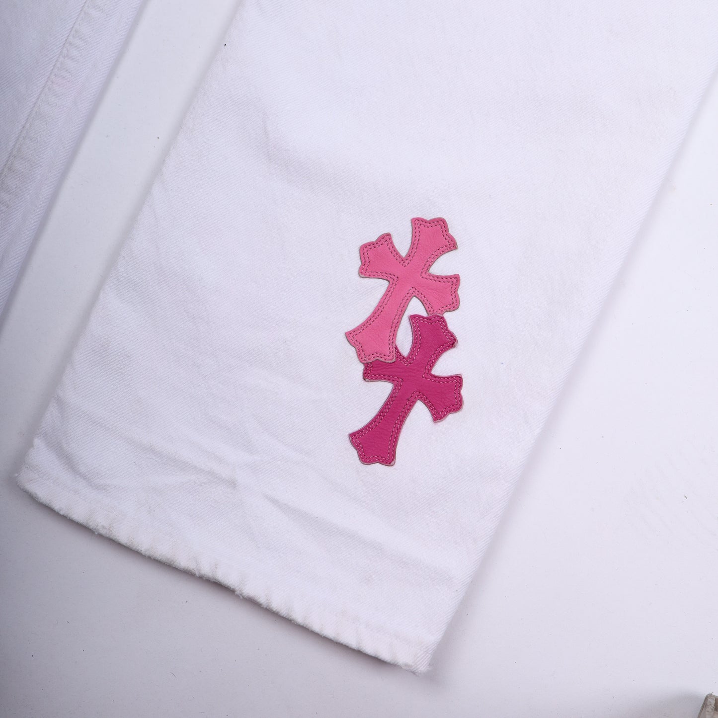 CHROME HEARTS WHITE/PINK PATCH LEVI RHODIUM PLATED