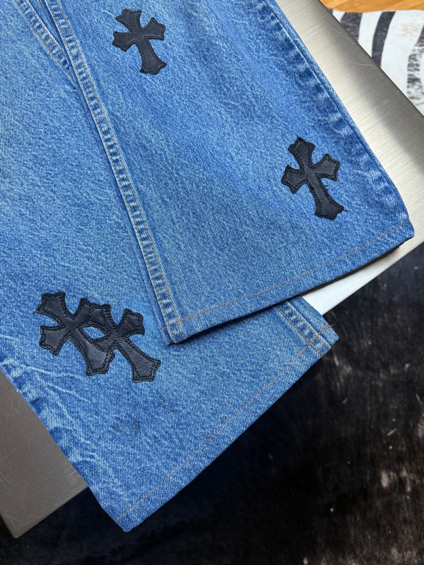 CHROME HEARTS LIGHT WASH LEVI'S CROSS PATCH DENIM SIZE 34 HEMMED