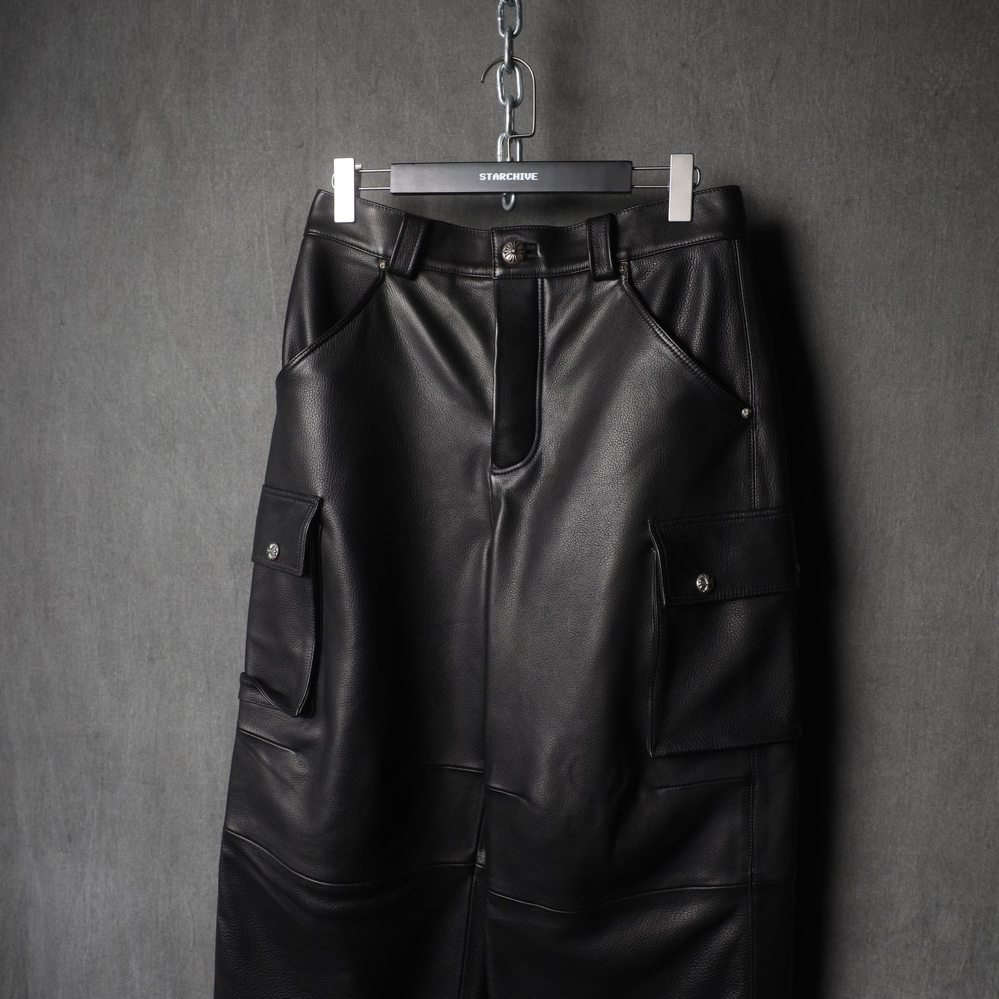 CH ARTICULATE CARGOS BLACK LEATHER