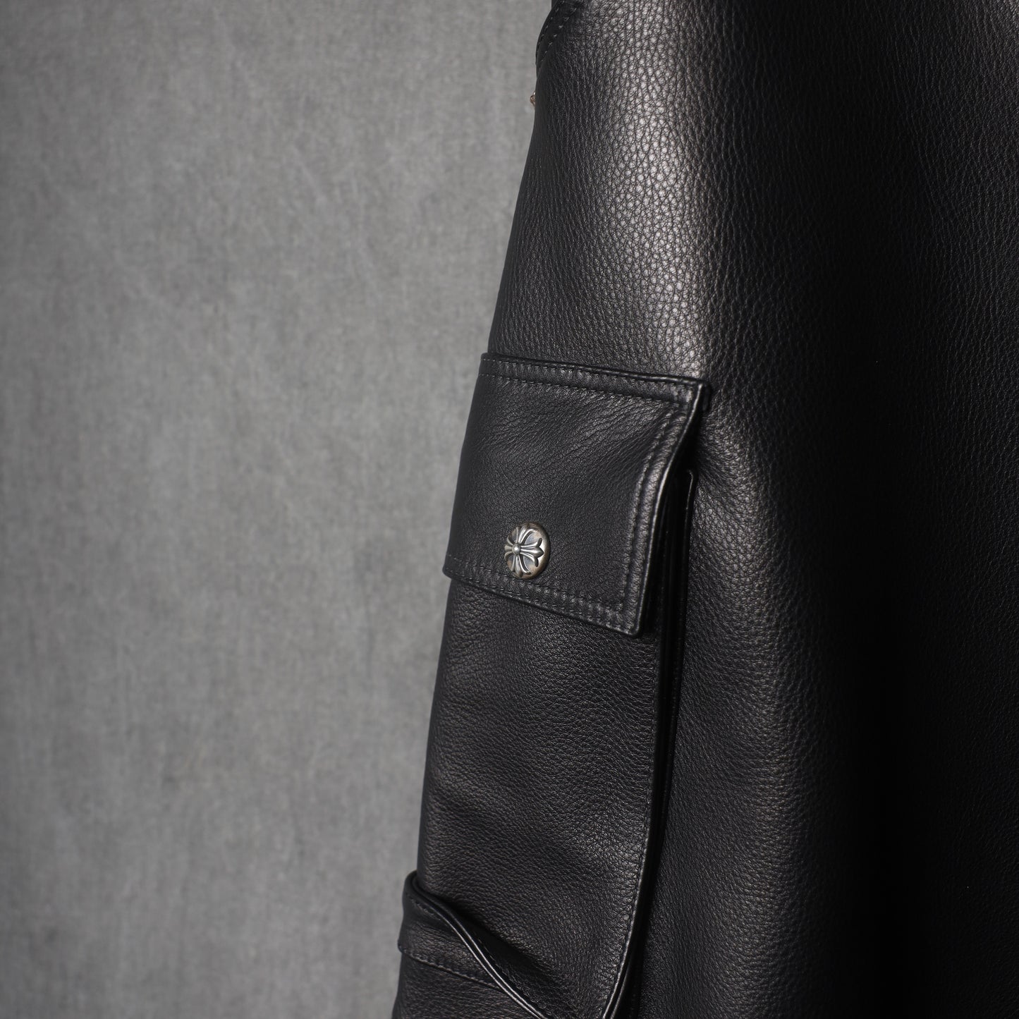 CH ARTICULATE CARGOS BLACK LEATHER