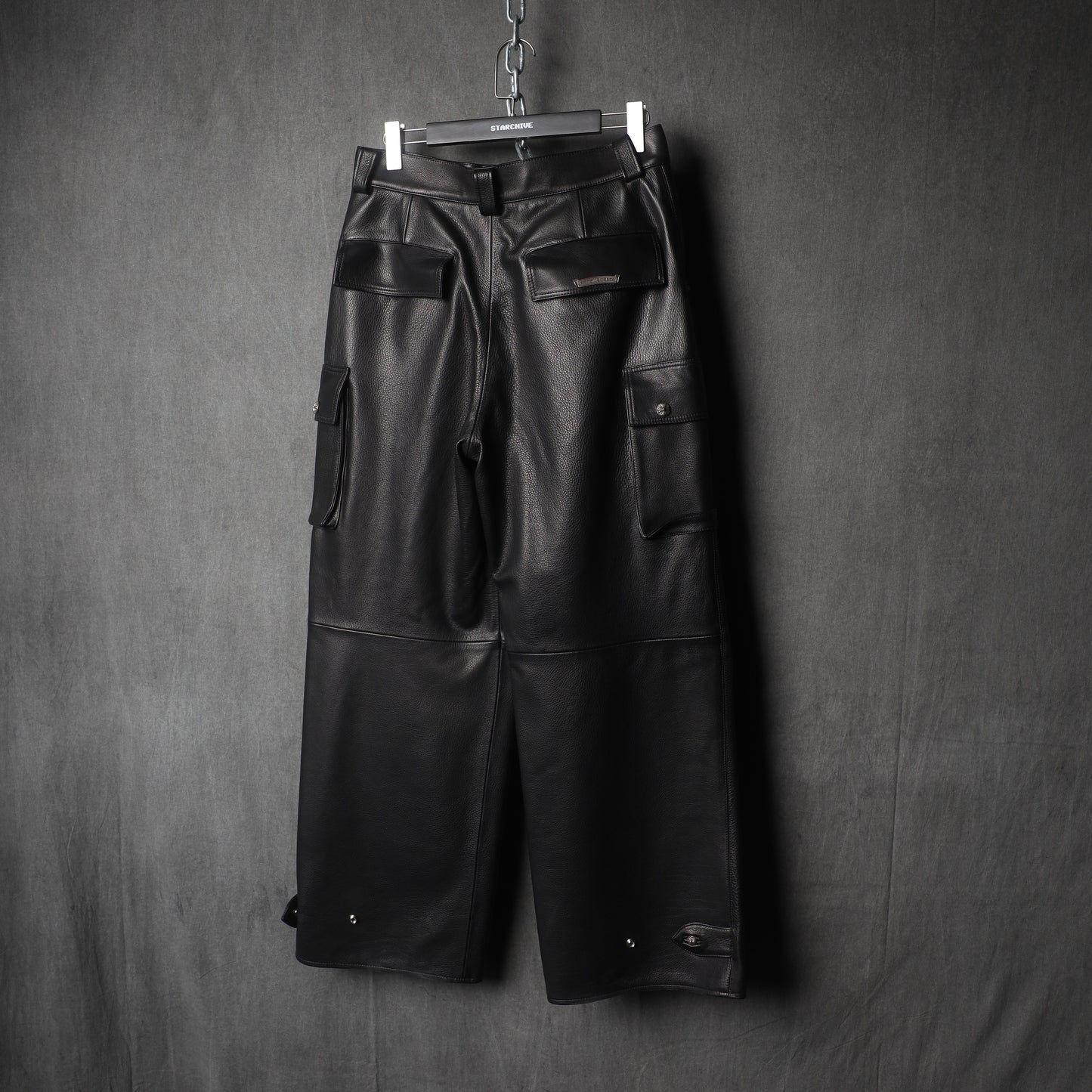 CH ARTICULATE CARGOS BLACK LEATHER