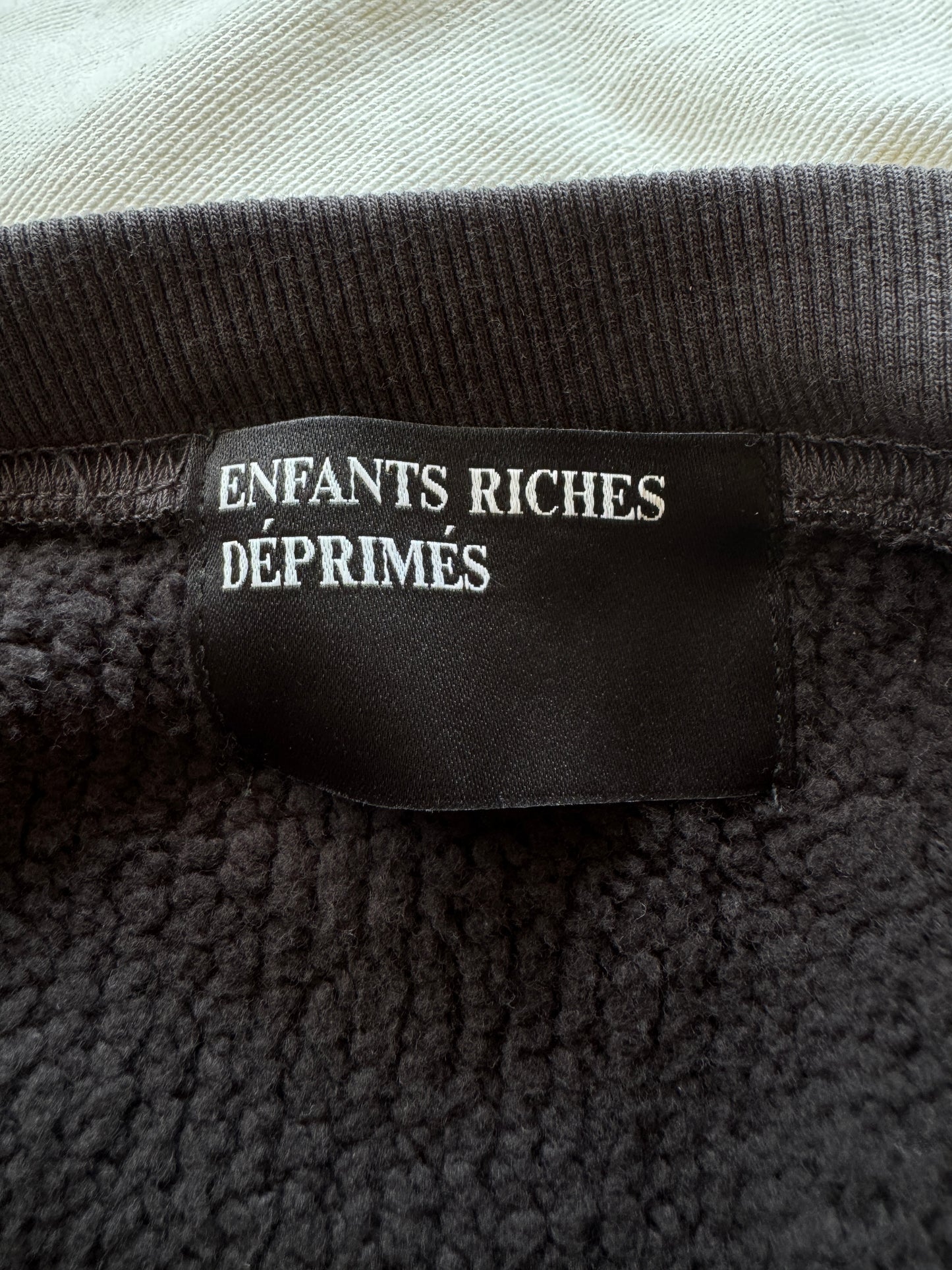 LE ROSEY RAGLAN SWEATSHIRT