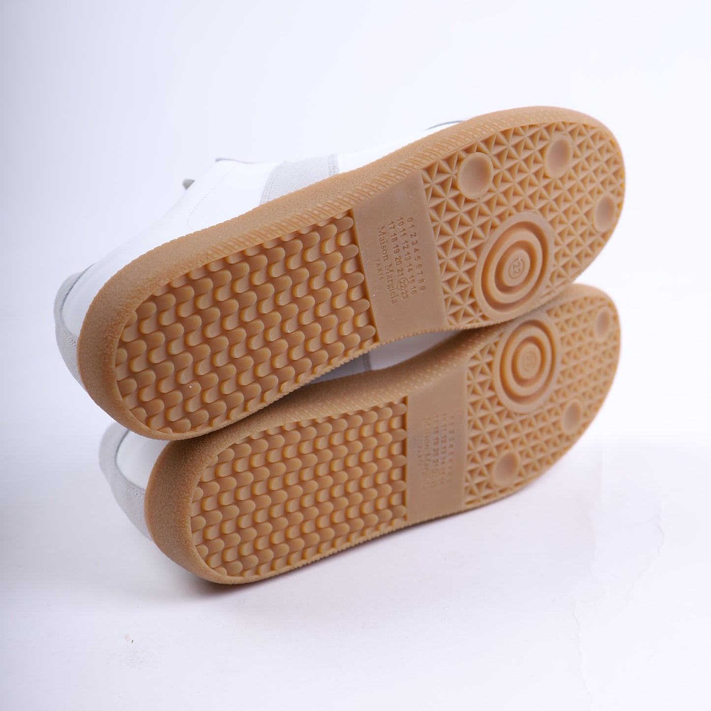 GATS WHITE/GREY WITH GUM SOLE
