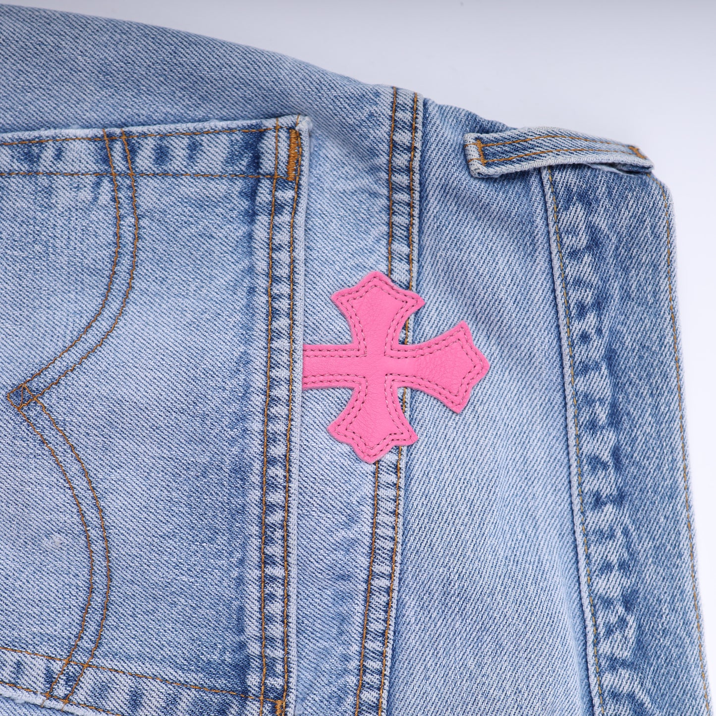 PINK CROSS PATCH 501 LEVI'S DENIM