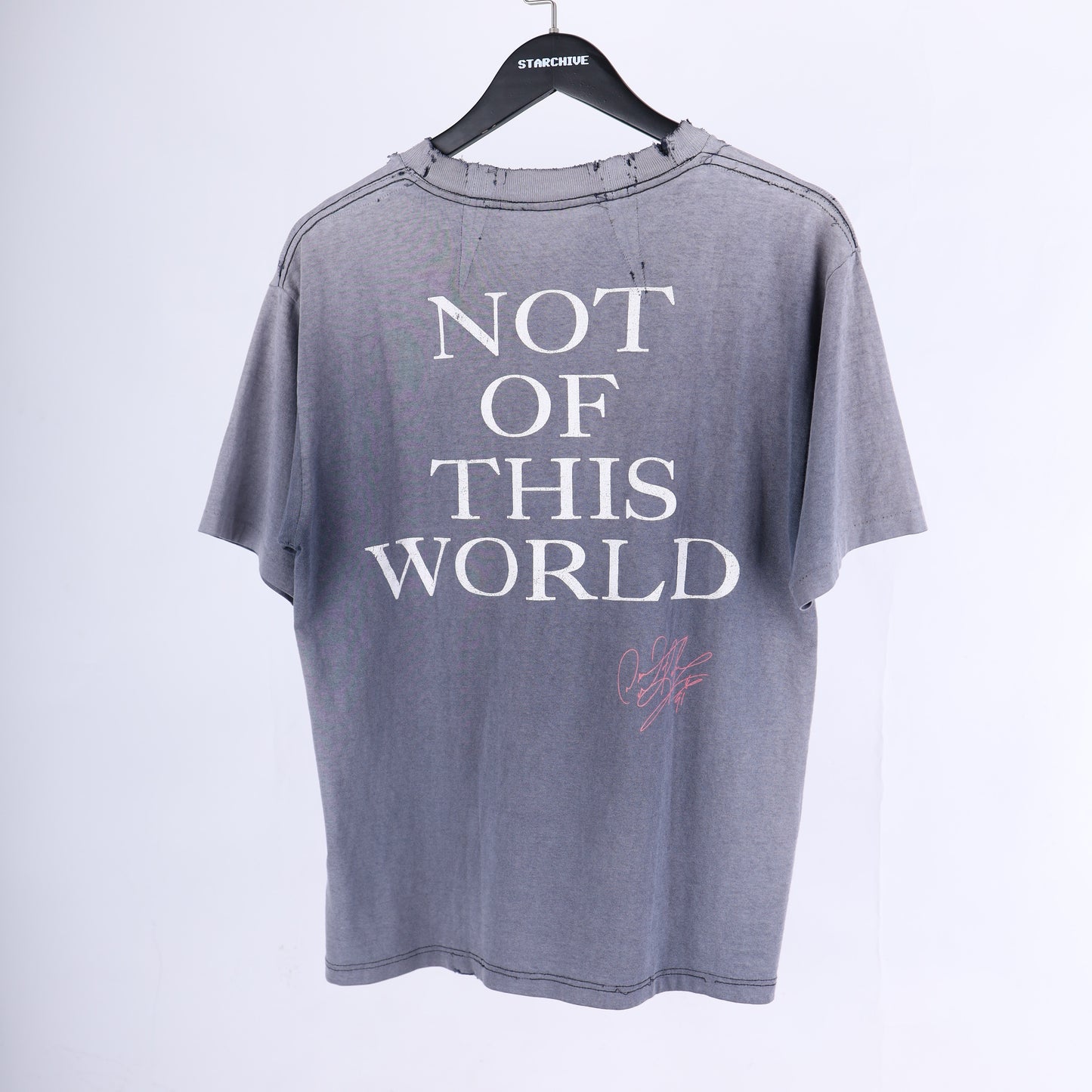 VINTAGE DENNIS RODMAN NOT OF THIS WORLD THRASHED FADED T-SHIRT