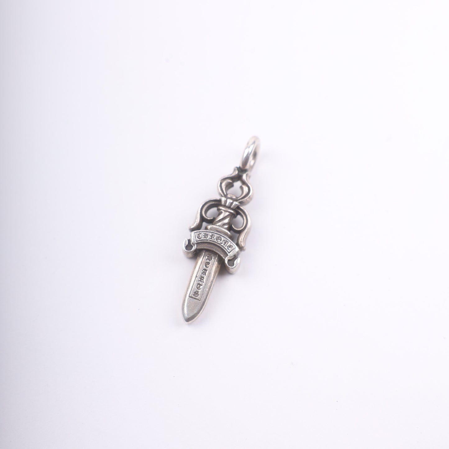 CHROME HEARTS DOUBLE DAGGER PENDANT MEDIUM