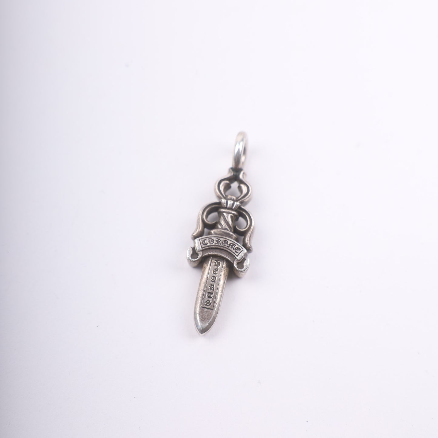 CHROME HEARTS DOUBLE DAGGER PENDANT MEDIUM