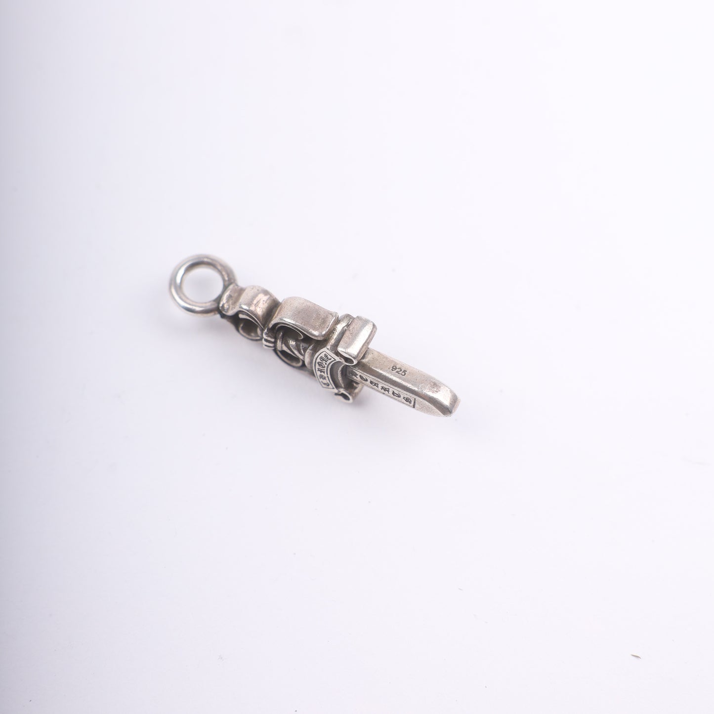 CHROME HEARTS DOUBLE DAGGER PENDANT MEDIUM