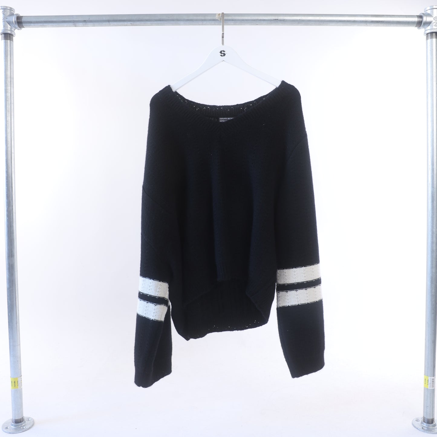 ERD Asymetrical V Neck Sweater 2024