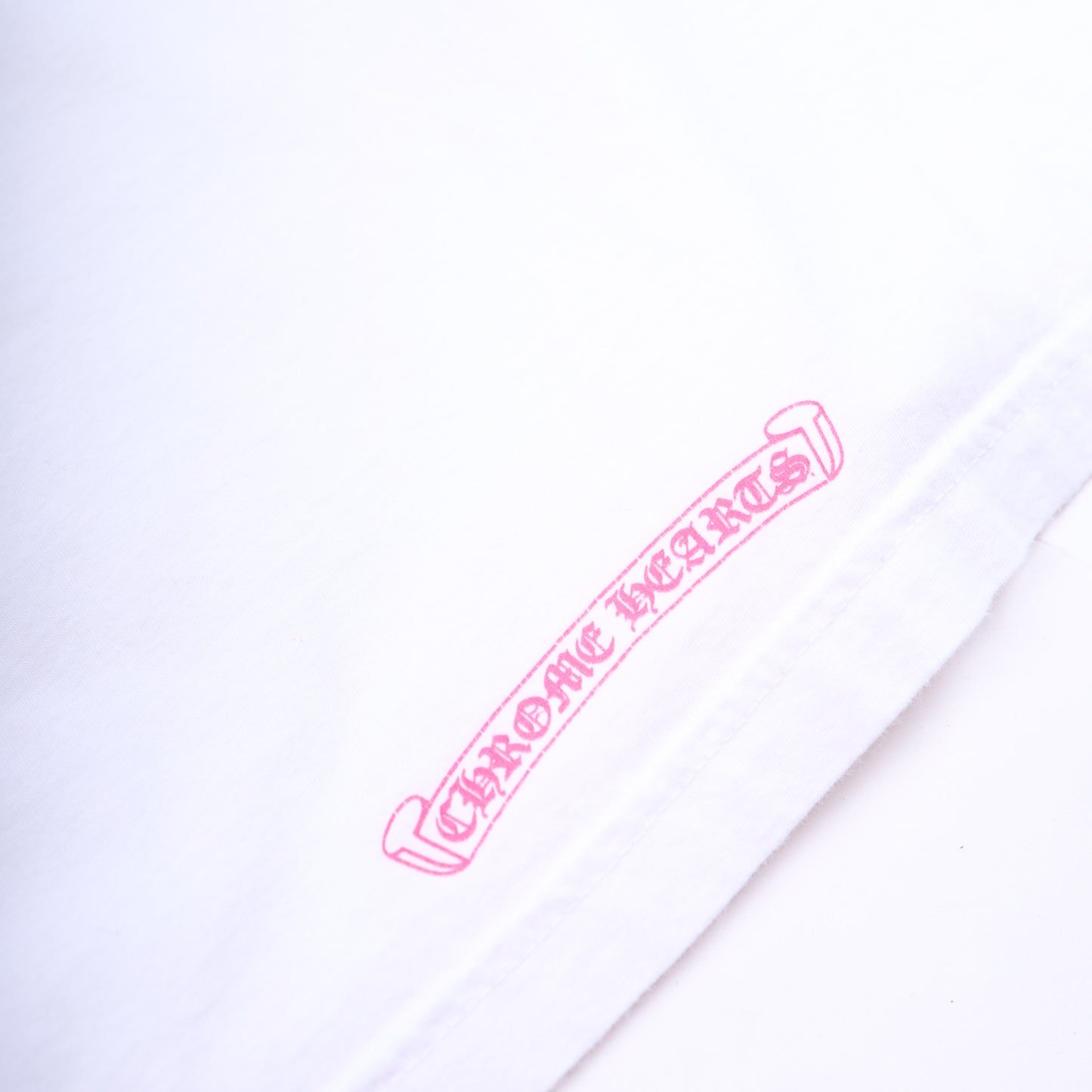 CH WHITE SCRIPT HOT PINK LONGSLEEVE T-SHIRT
