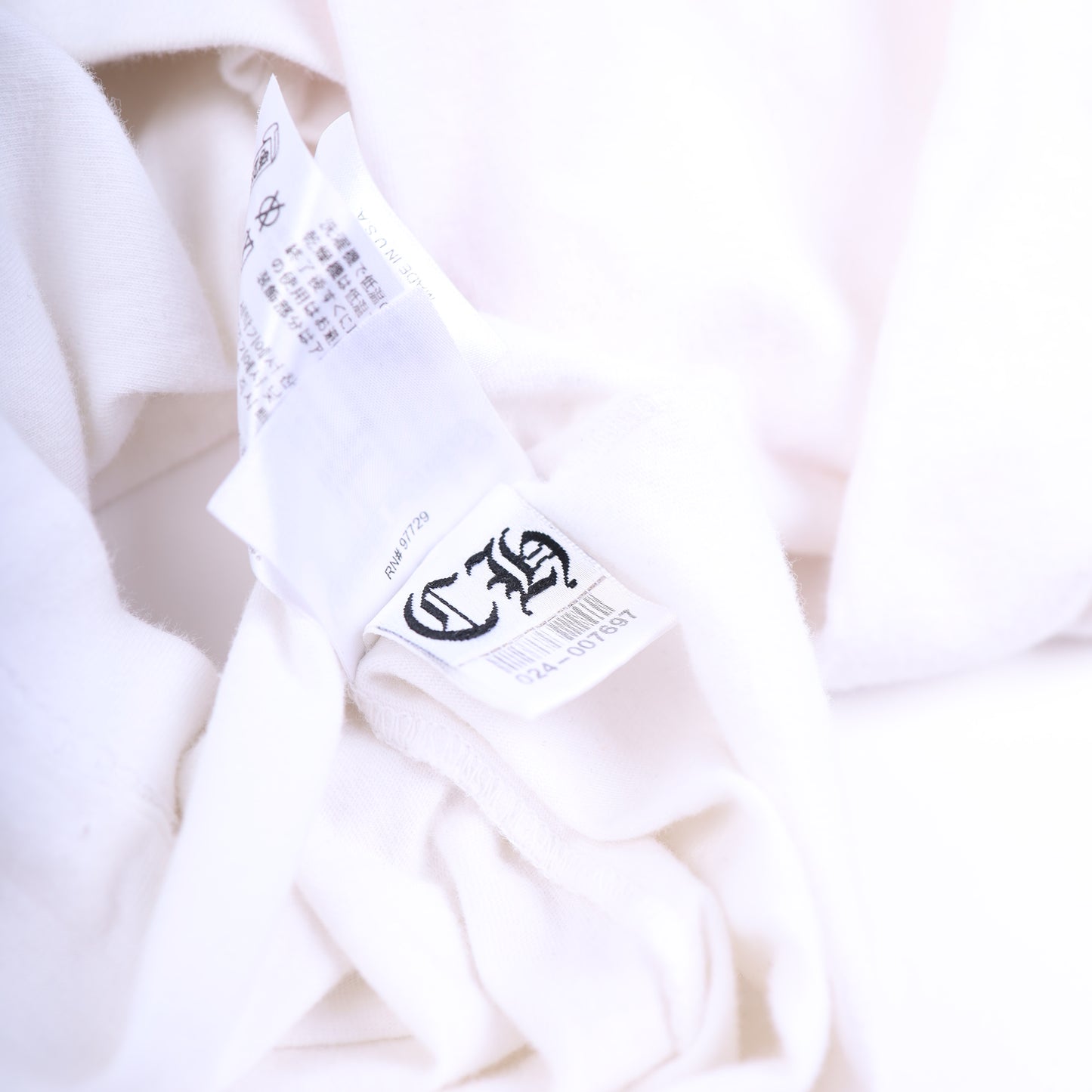 CH WHITE SCRIPT HOT PINK LONGSLEEVE T-SHIRT