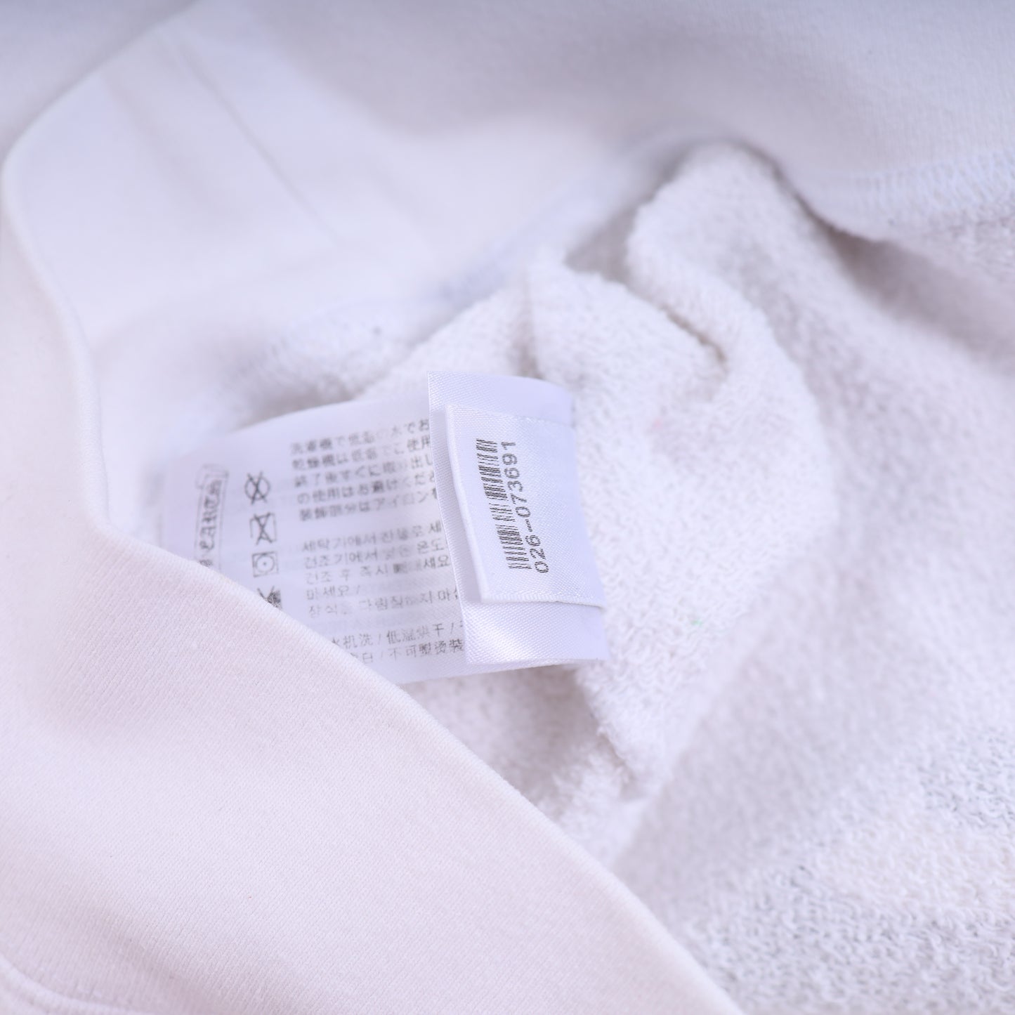 CH WHITE MATTY BOY CREWNECK CLEAR