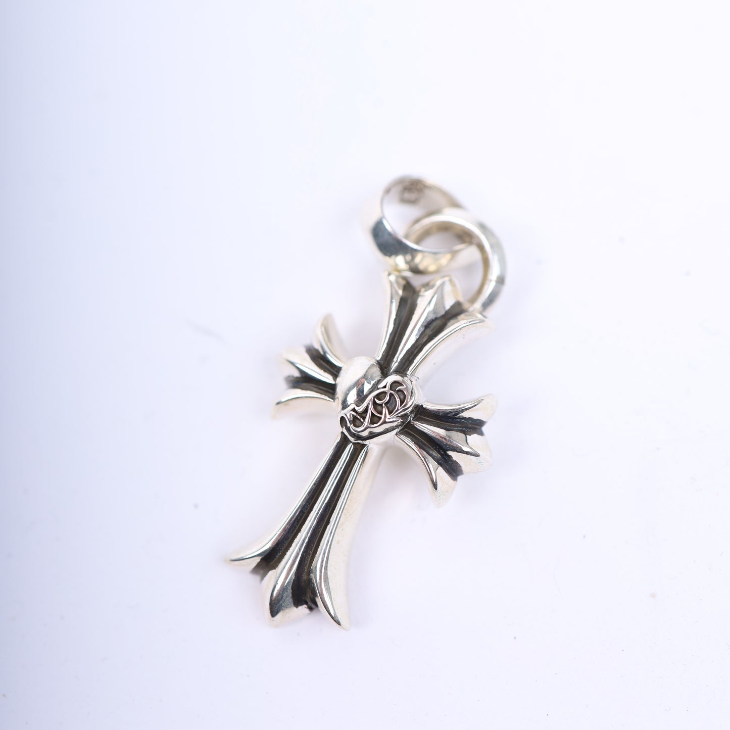 CH HEART CROSS PENDANT