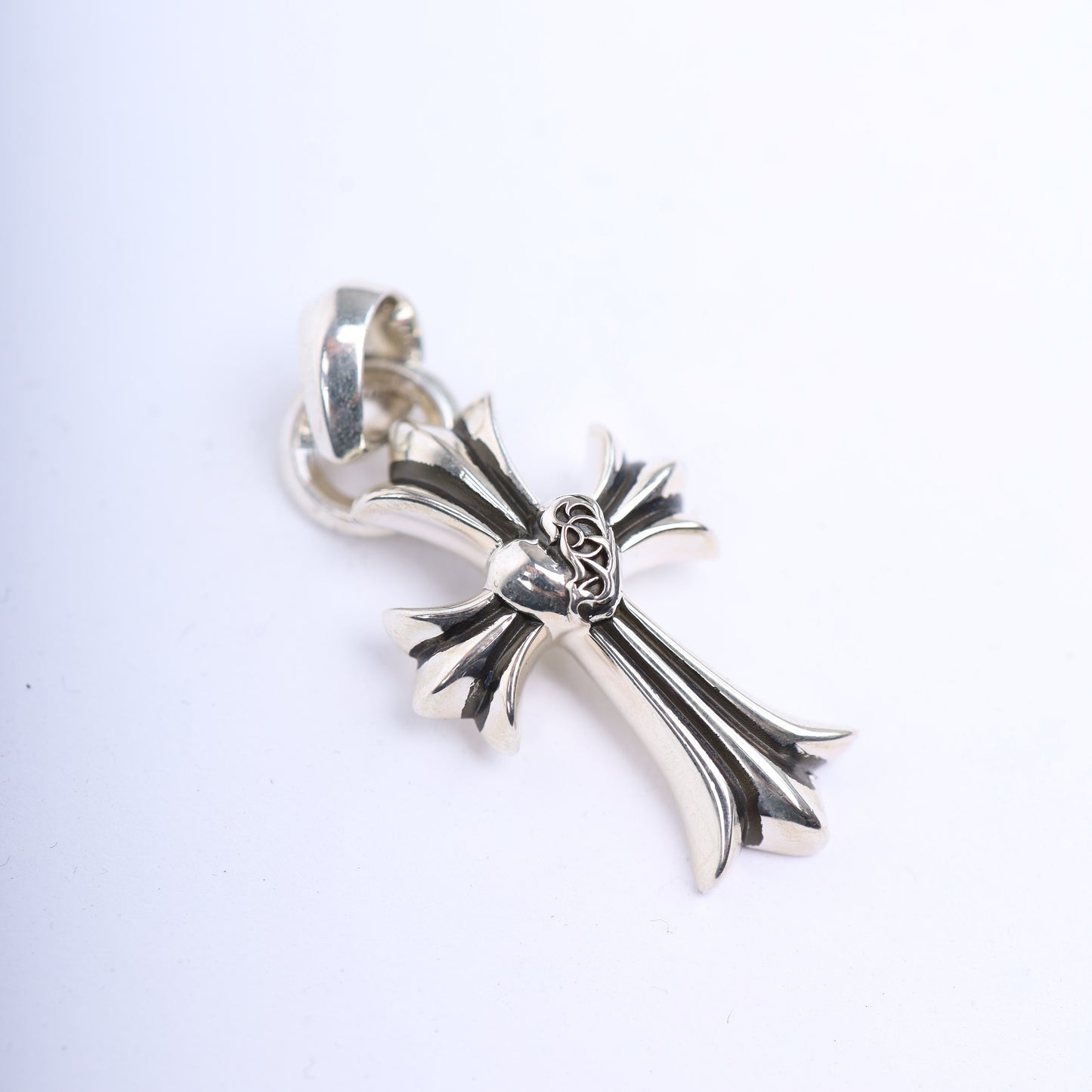 CH HEART CROSS PENDANT