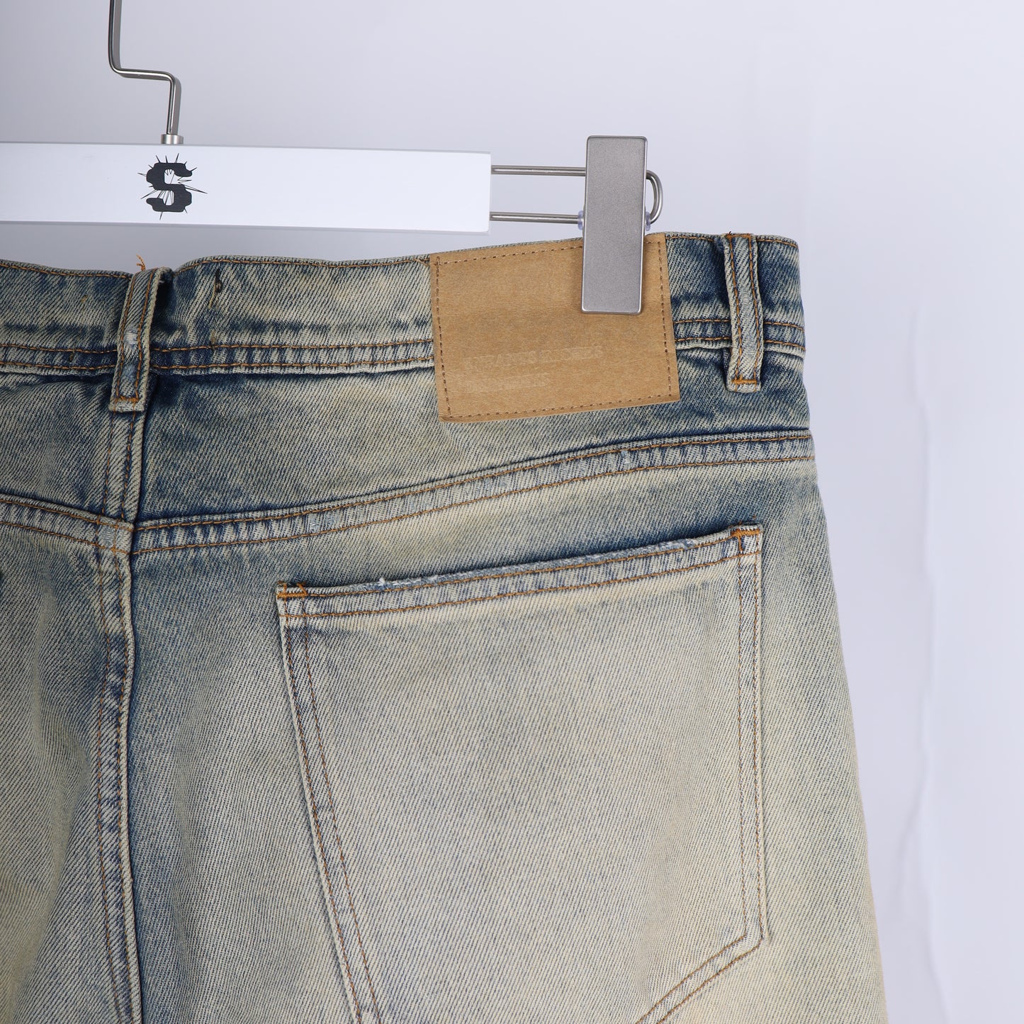 ERD LIGHT WASH BAGGY DENIM SZ 36
