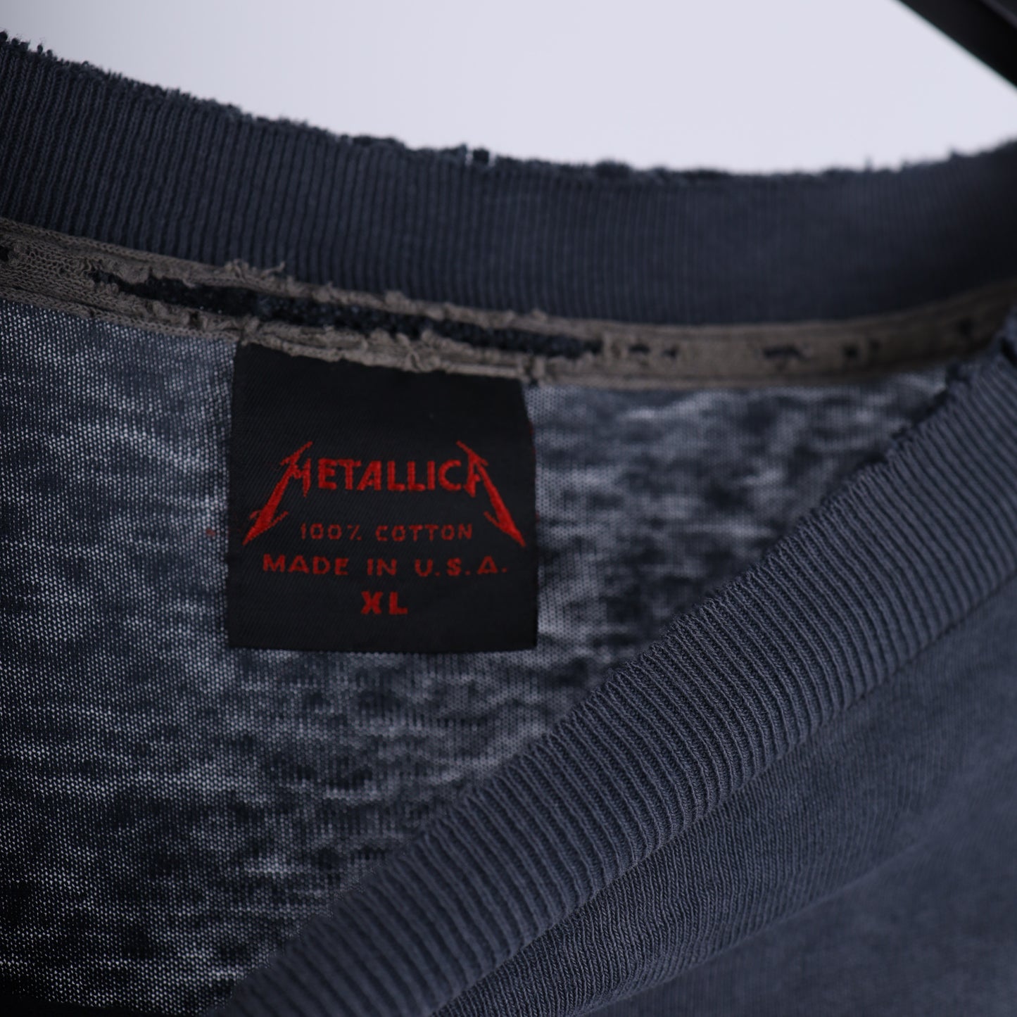 VINTAGE THRASHED FADED METALLICA BLACK ALBUM TOUR T-SHIRT