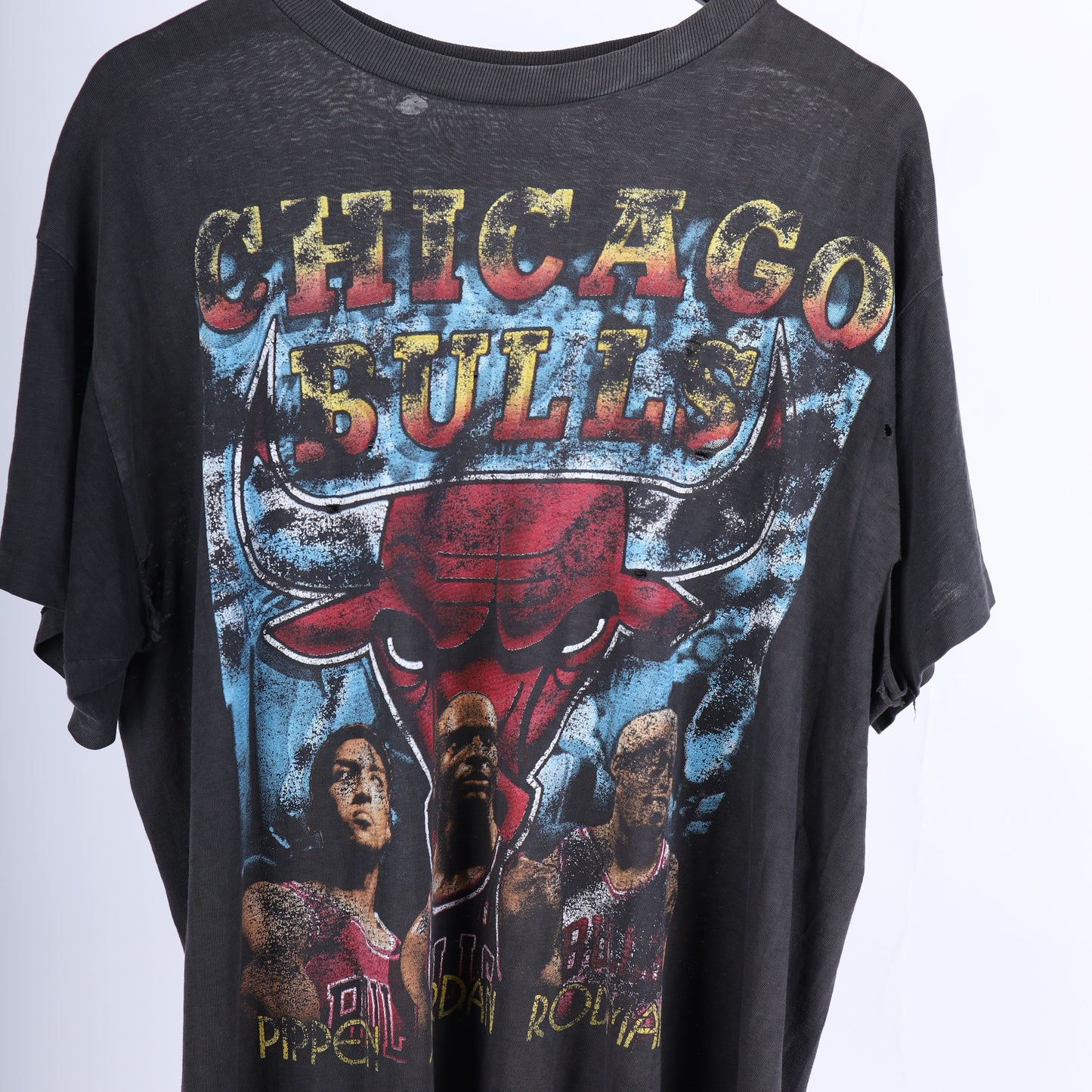 VINTAGE CHICAGO BULLS THRASHED