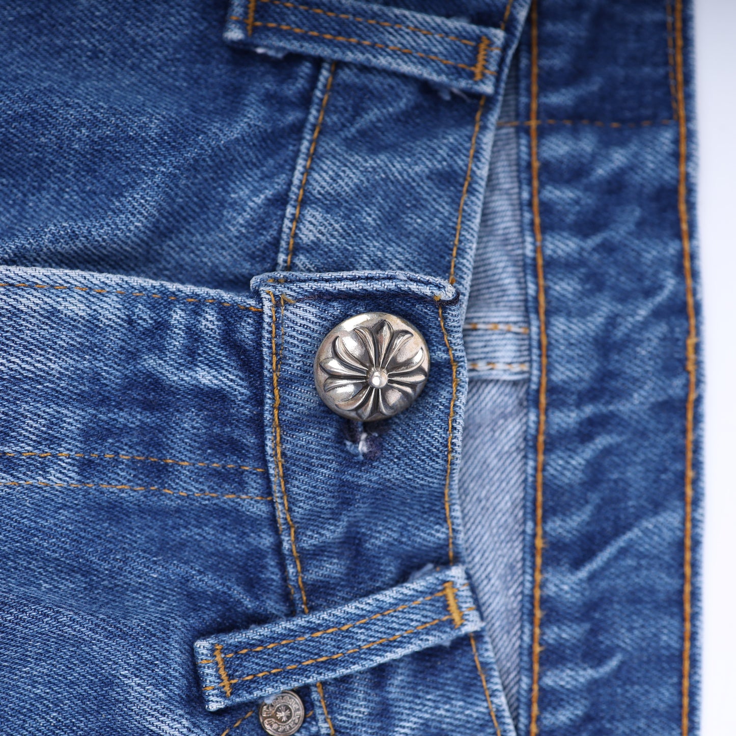 DARK WASH 517 CROSS PATCH LEVI'S DENIM