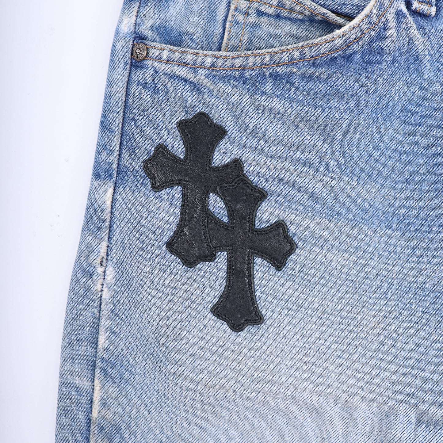 LIGHT WASH CROSS PATCH LEVI'S DENIM
