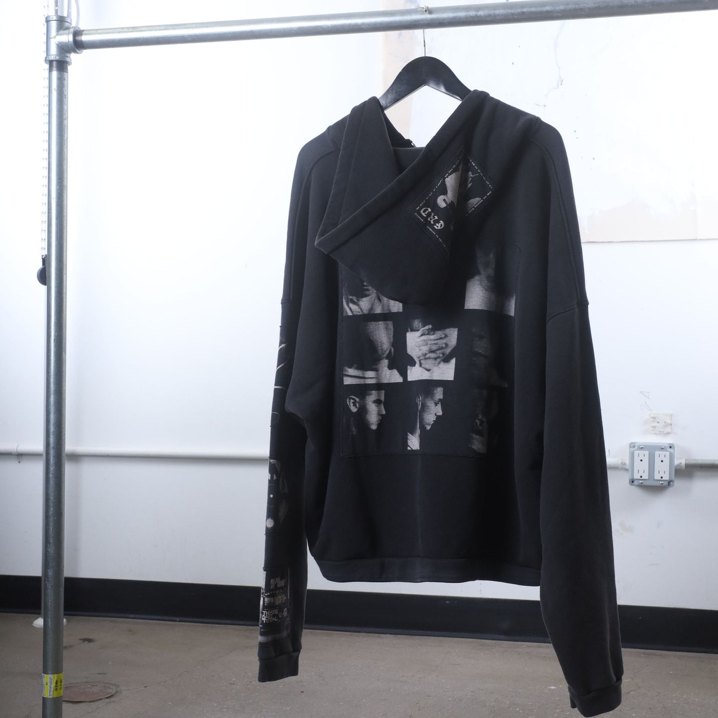 ENFANTS RICHES DEPRIMES ASPHYXIATION ASSEMBLAGE HOODIE XL