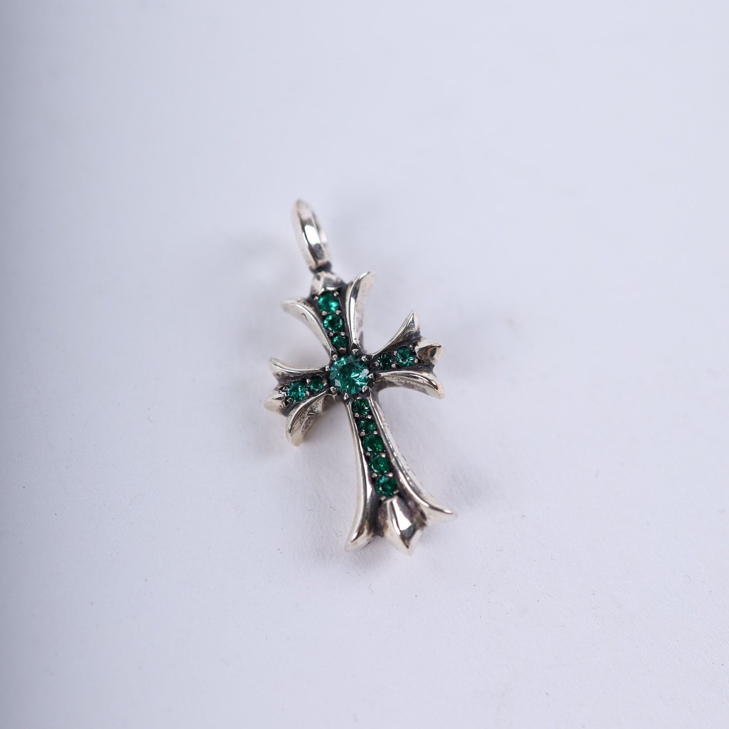 CHROME HEARTS EMERALD TINY CROSS CHARM SILVER