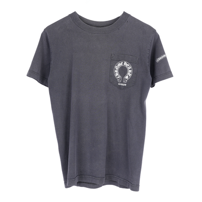 CHROME HEARTS VINTAGE SCROLL LOGO TOKYO POCKET TEE