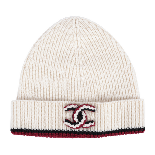 CHANEL RED KNITTED LOGO WHITE BEANIE