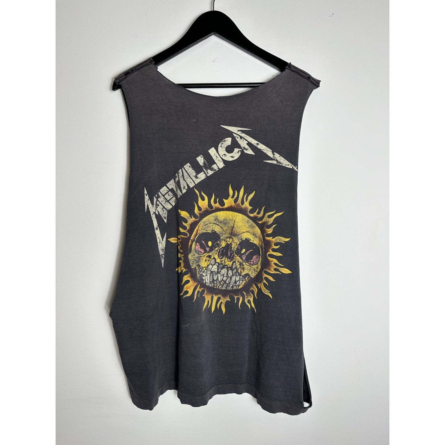 METALLICA THRASHED TANK TOP/MUSCLE TEE