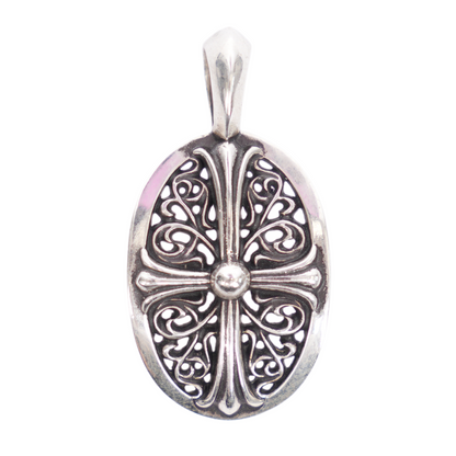 CHROME HEARTS OVAL CROSS PENDANT