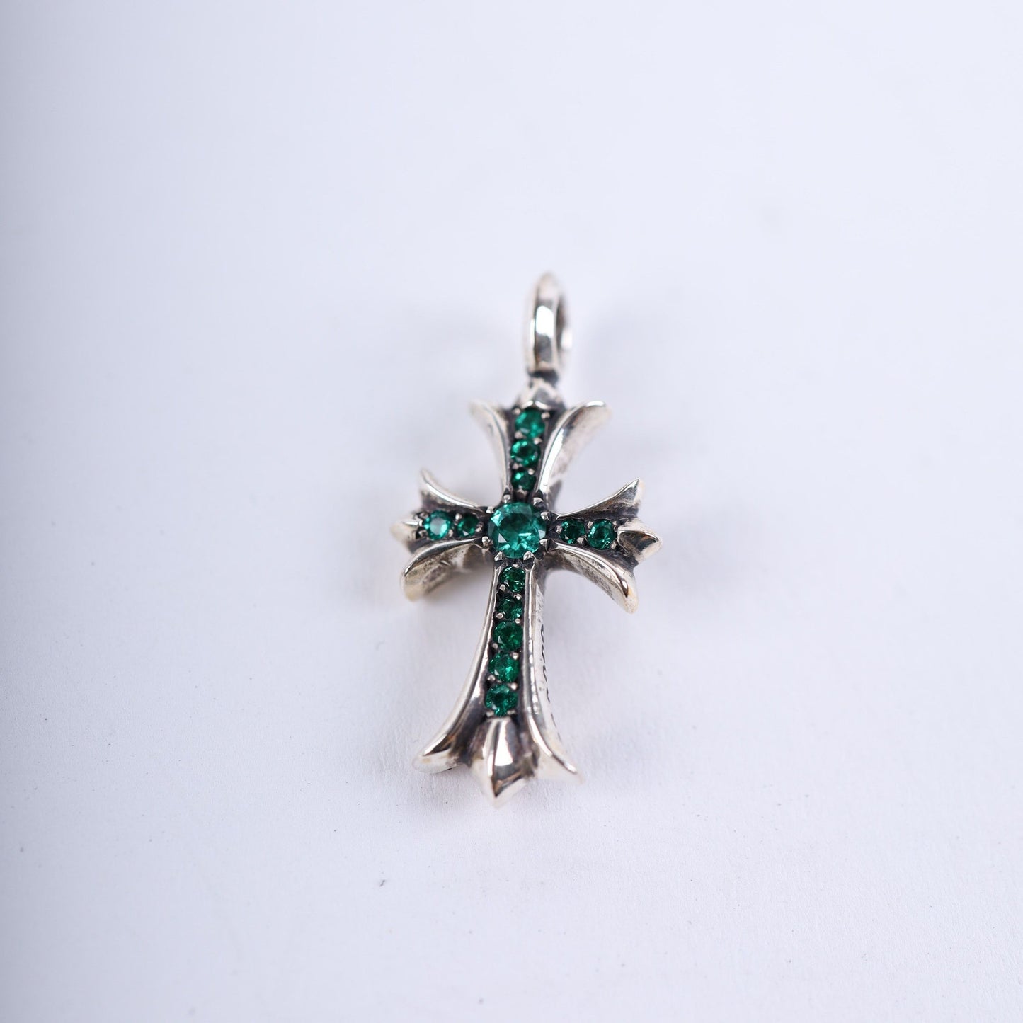 CHROME HEARTS EMERALD TINY CROSS CHARM SILVER