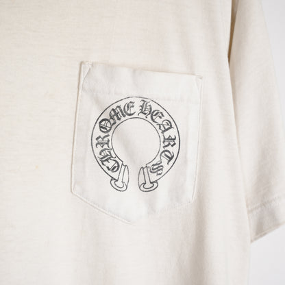CHROME HEARTS VINTAGE WHITE FADED HORSESHOE CROSS NECK SCRIPT POCKET TEE