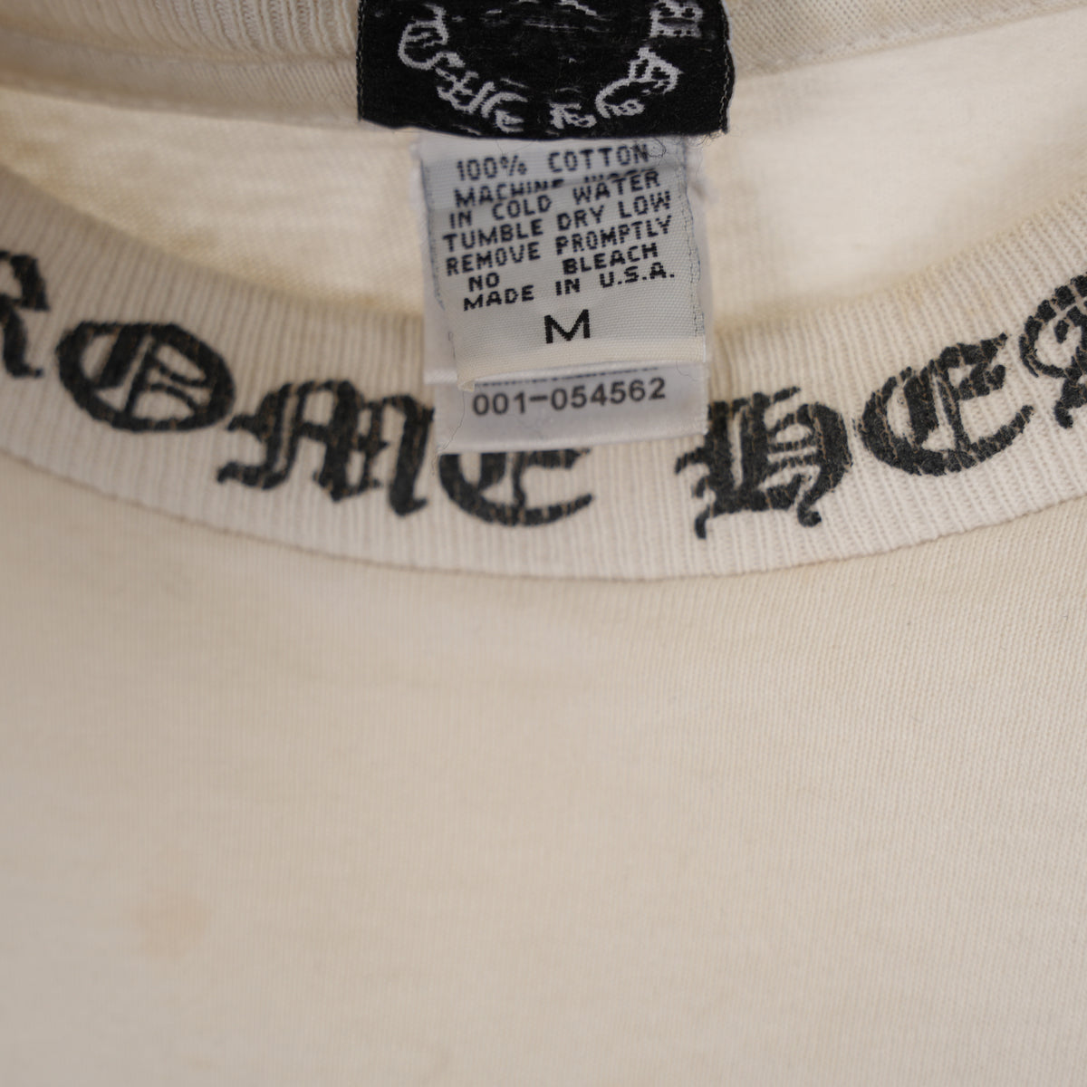 CHROME HEARTS VINTAGE WHITE FADED HORSESHOE CROSS NECK SCRIPT POCKET TEE
