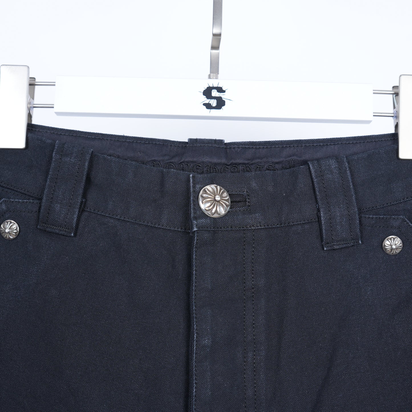 CHROME HEARTS FLOODED CROSS PATCH CARPENTER SHORTS