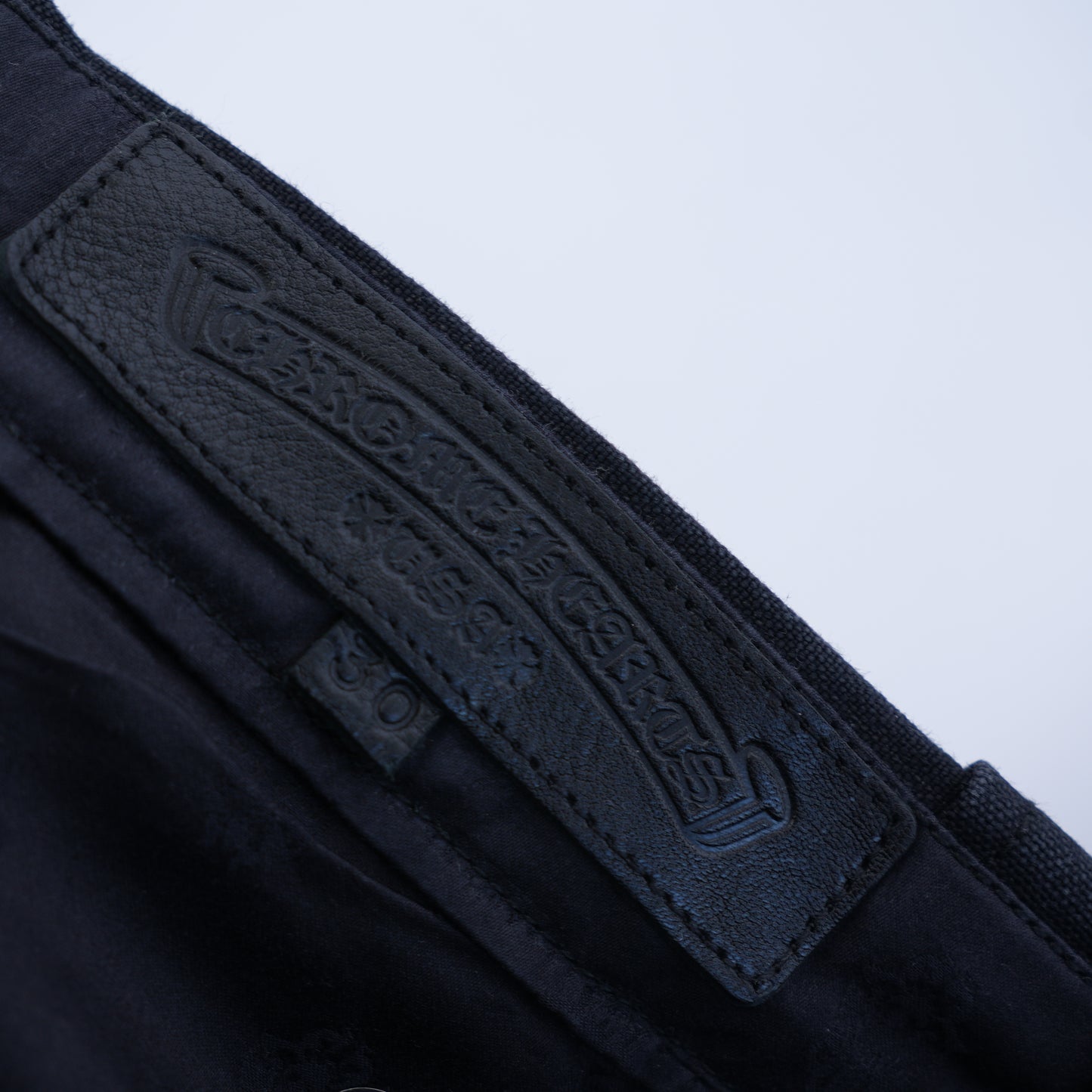 CHROME HEARTS FLOODED CROSS PATCH CARPENTER SHORTS