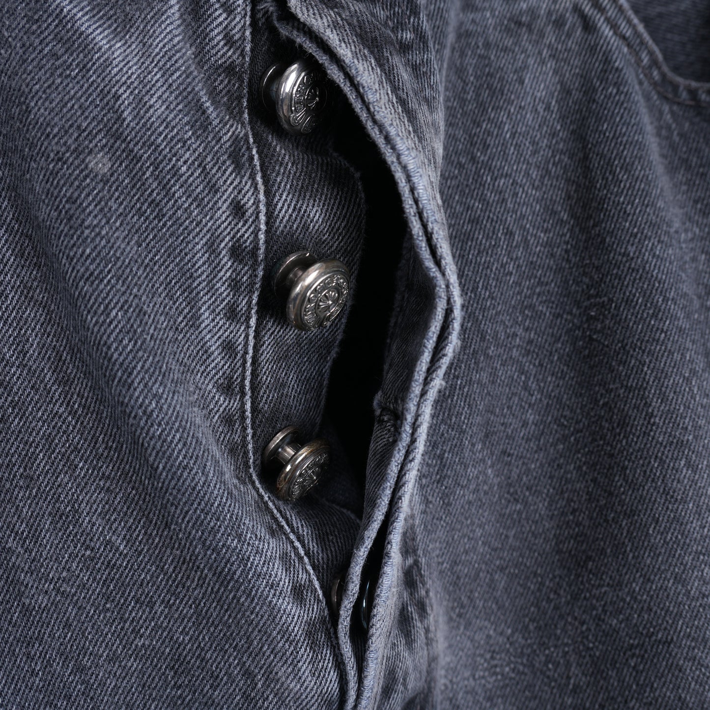 CHROME HEARTS BLACK LEVI CROSS PATCH JEANS