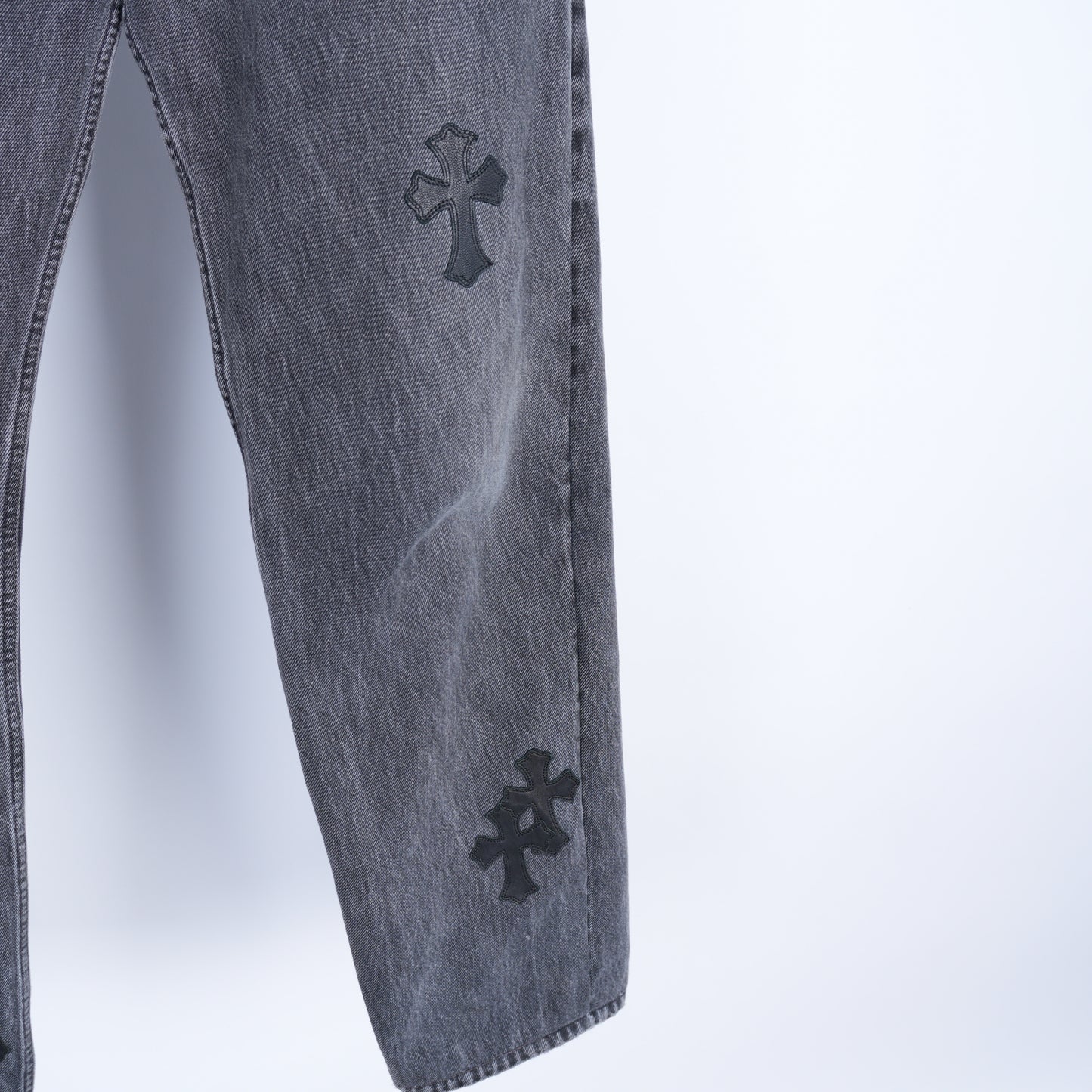 CHROME HEARTS BLACK LEVI CROSS PATCH JEANS