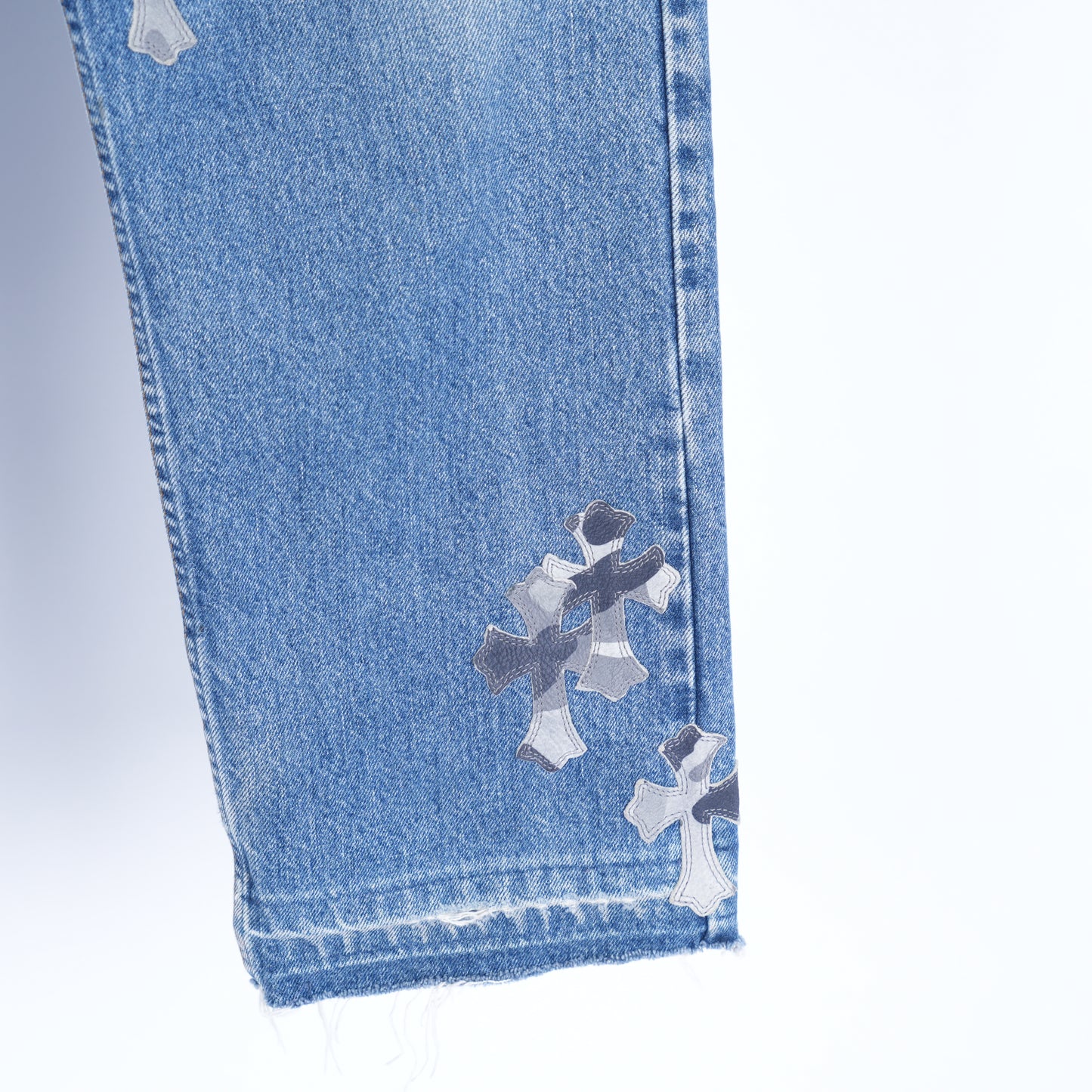 CHROME HEARTS SNOW CAMO 501 LEVI