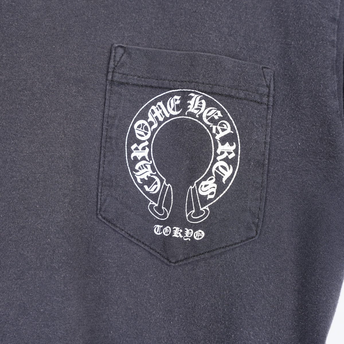 CHROME HEARTS VINTAGE SCROLL LOGO TOKYO POCKET TEE