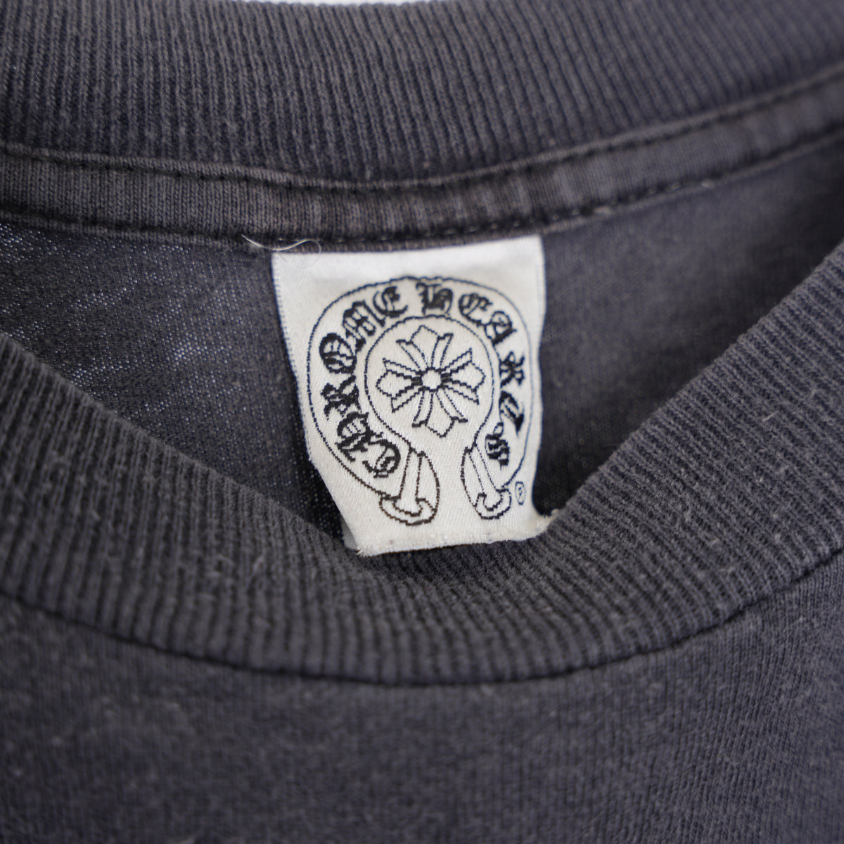 CHROME HEARTS VINTAGE SCROLL LOGO TOKYO POCKET TEE