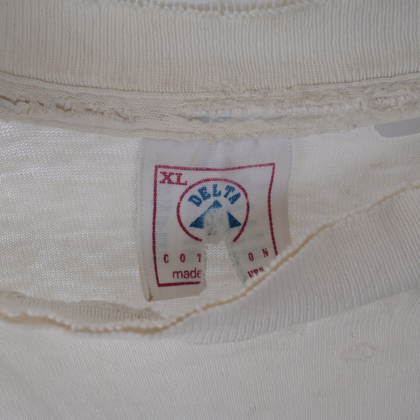 VINTAGE THRASHED PINK FLOYD T-SHIRT