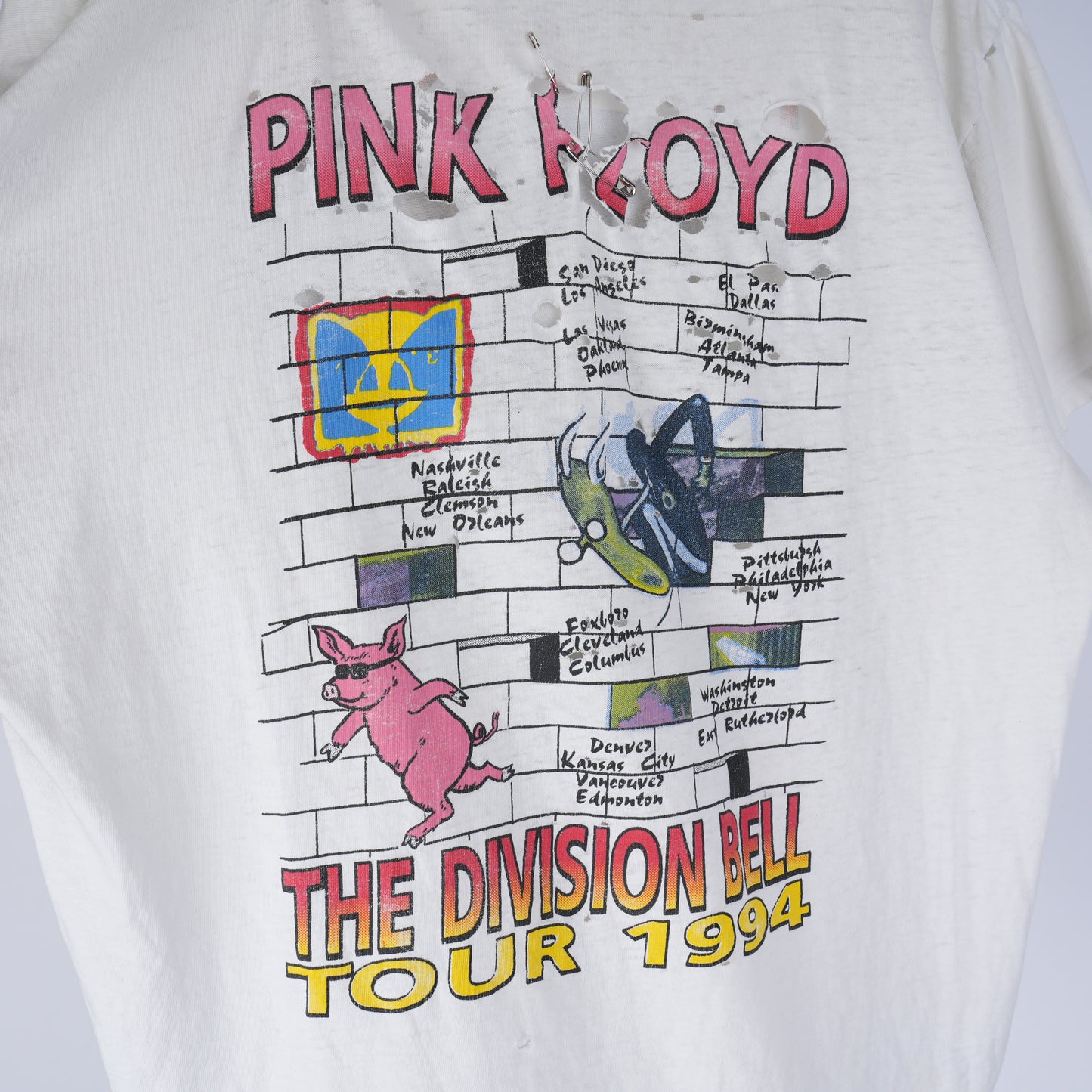 VINTAGE THRASHED PINK FLOYD T-SHIRT