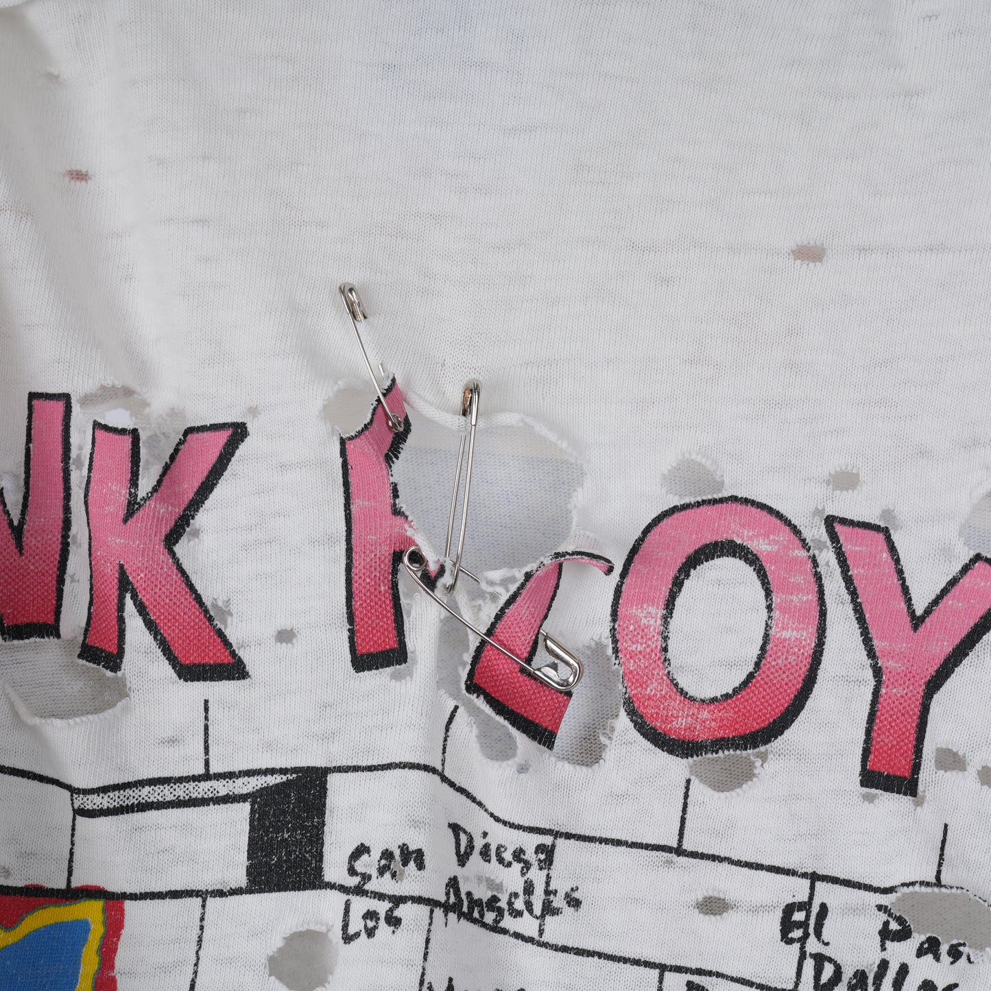 VINTAGE THRASHED PINK FLOYD T-SHIRT