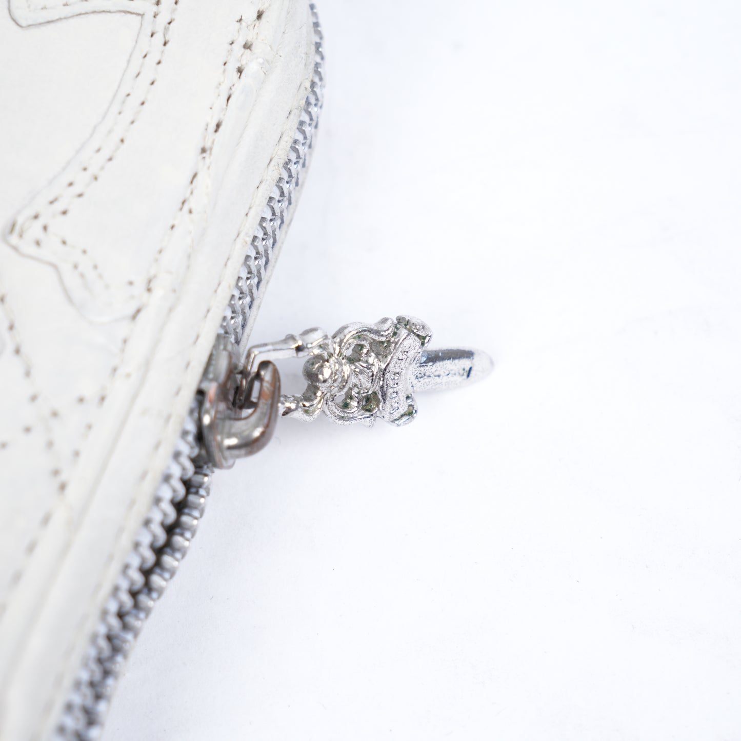 CHROME HEARTS WHITE QUILTED REC-F PATCH WALLET