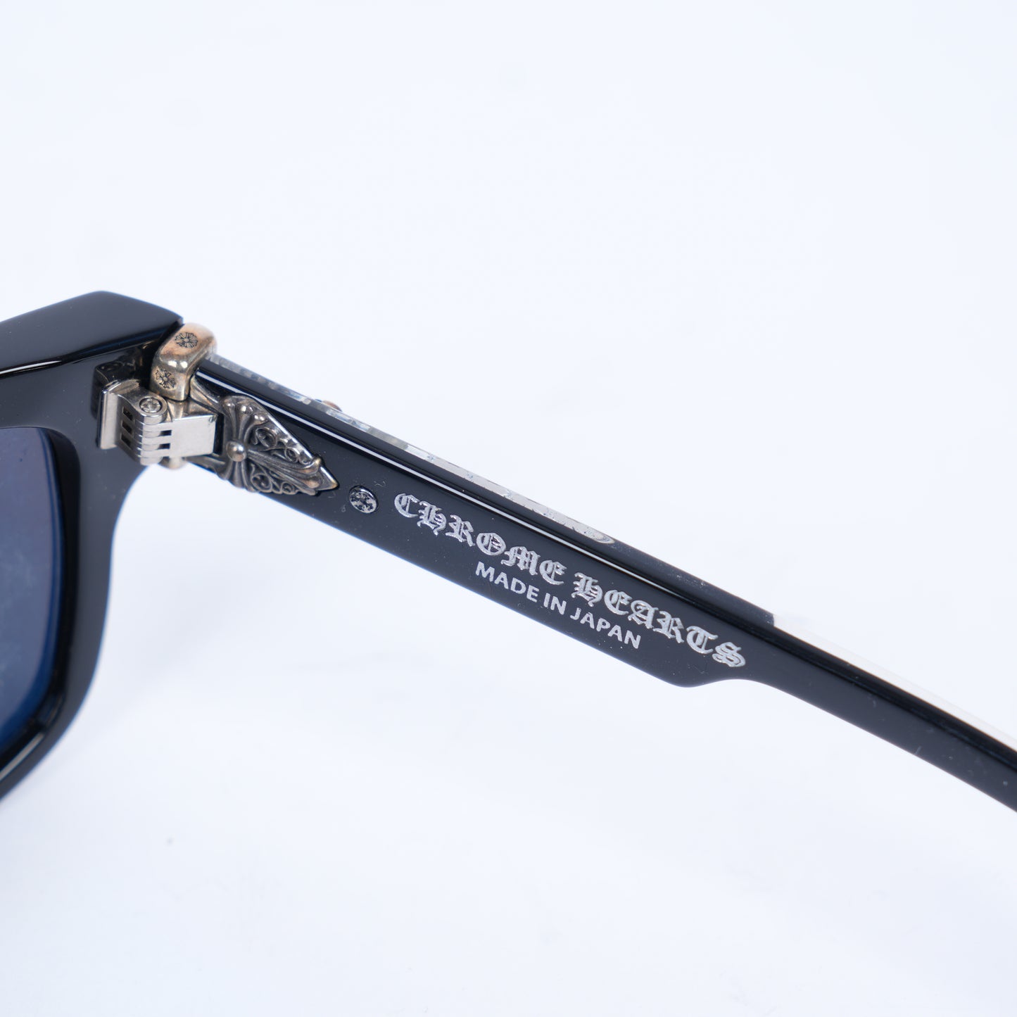 CHROME HEARTS GLOSSY BOX OFFICER SUNGLASSES WITH DIAMOND